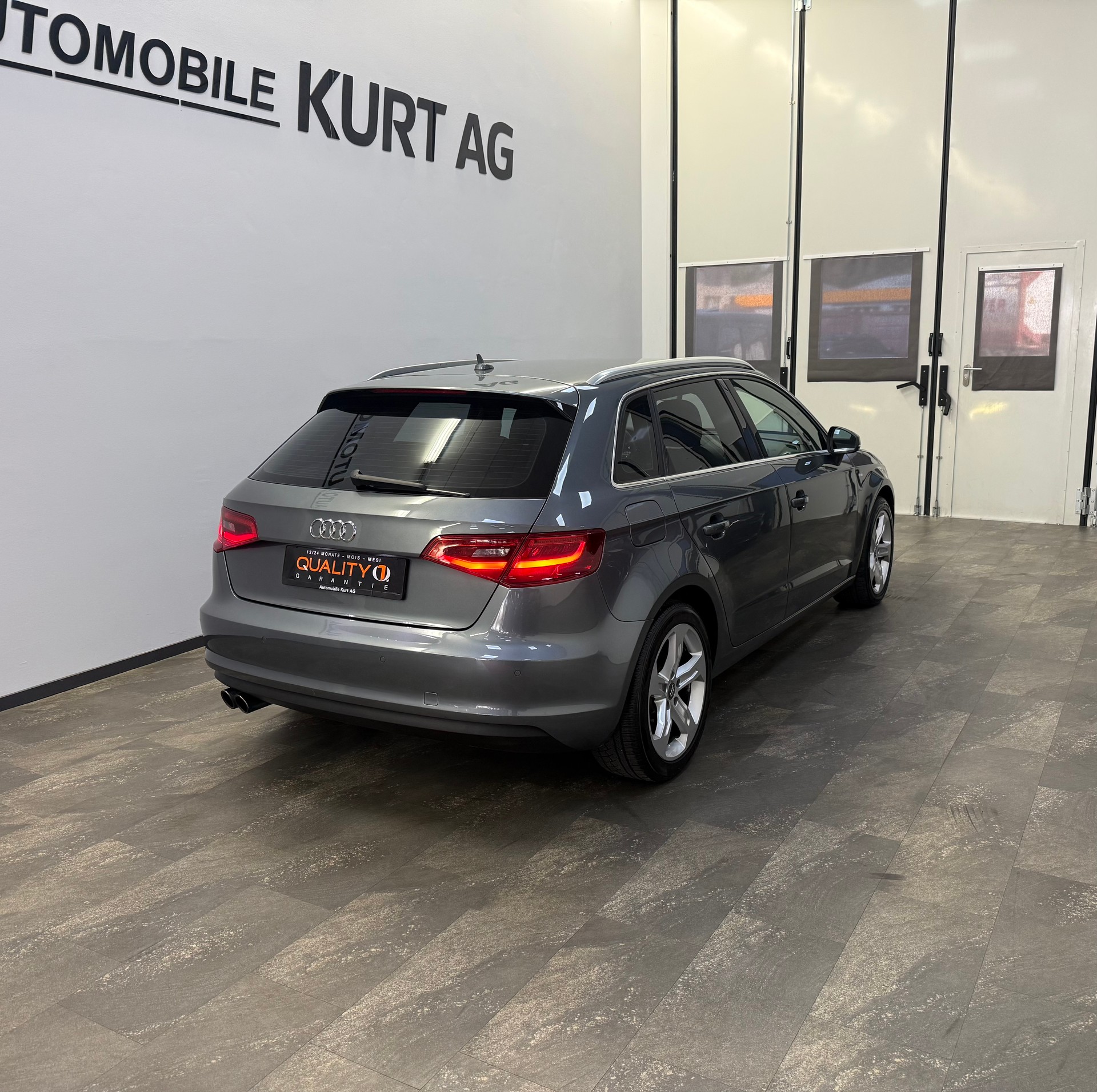 AUDI A3 Sportback 1.4 TFSI Ambiente S-tronic-image-7