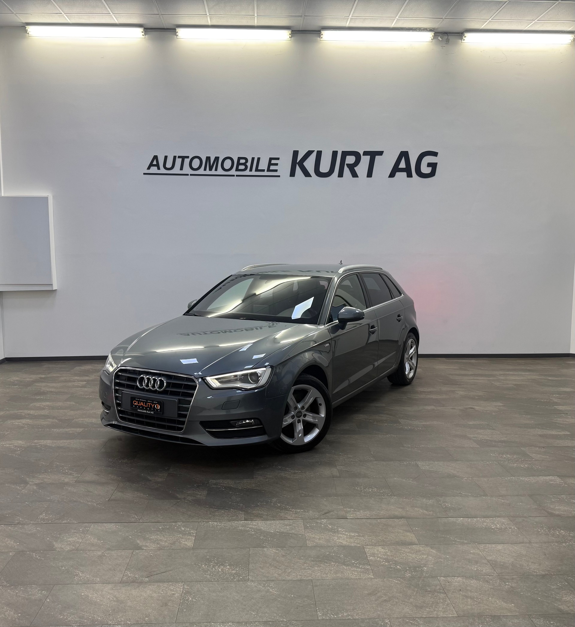 AUDI A3 Sportback 1.4 TFSI Ambiente S-tronic-image-0