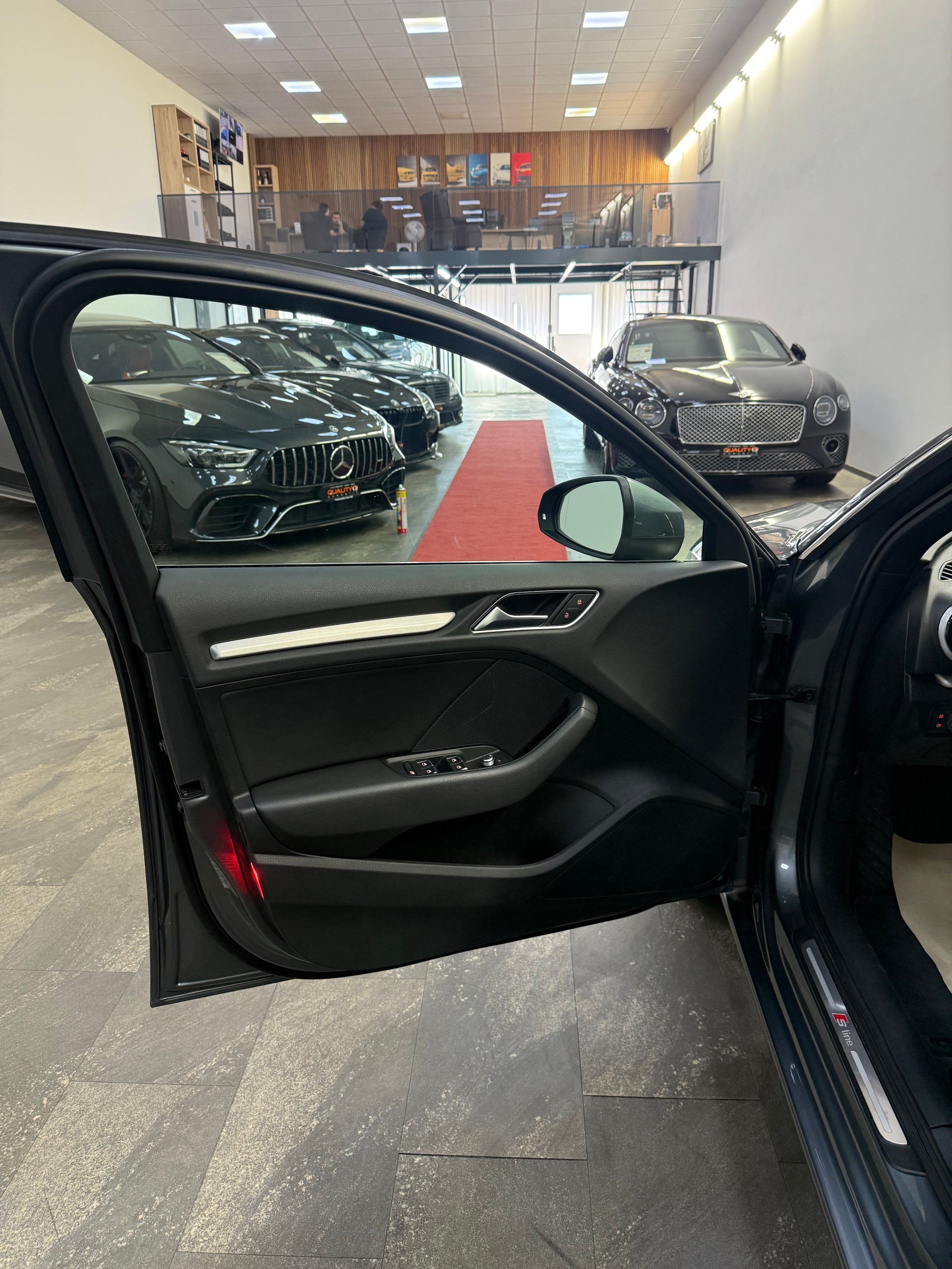 AUDI A3 Sportback 1.4 TFSI Ambiente S-tronic-image-16