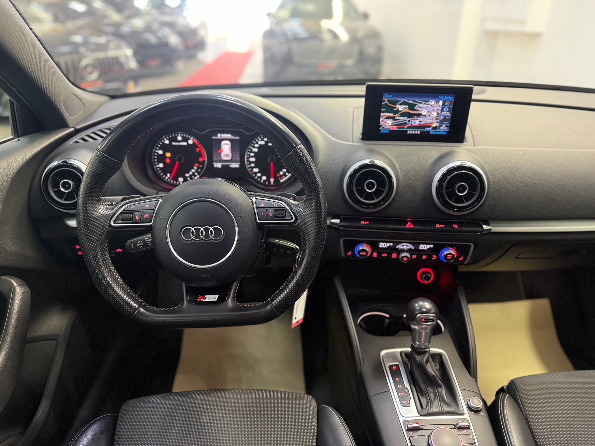 AUDI A3 Sportback 1.4 TFSI Ambiente S-tronic-image-13