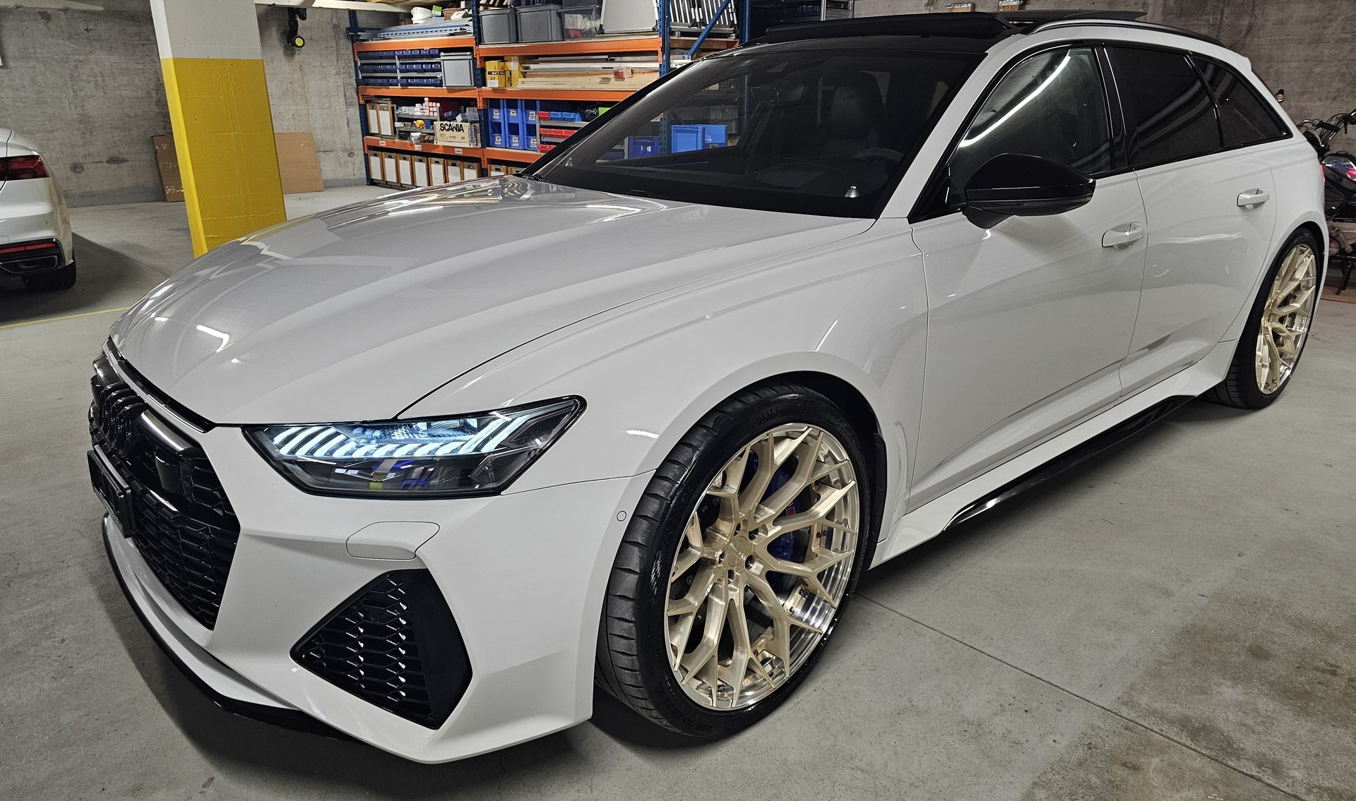 AUDI 4.0 V8 TFSI quattro T-Tronic-image-0