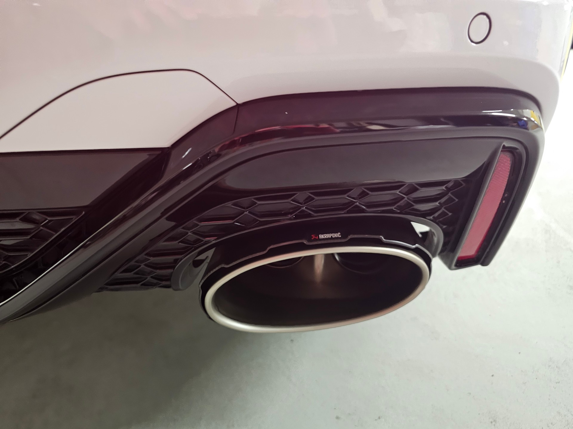 AUDI 4.0 V8 TFSI quattro T-Tronic-image-2
