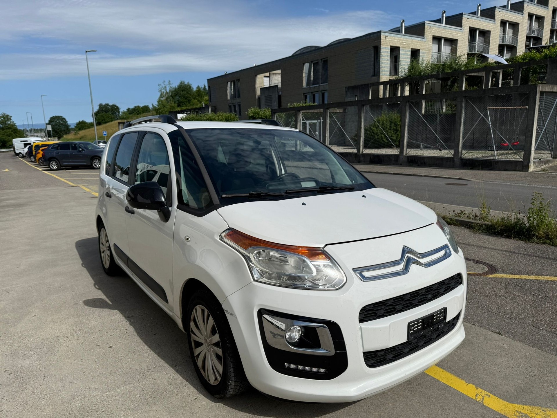 CITROEN C3 Picasso 1.2 Pure Tech Feel Edition-image-0