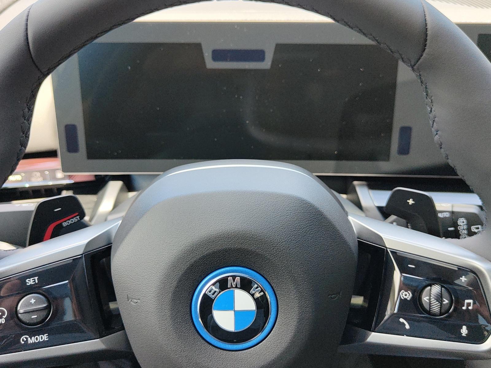 BMW 550e xDrive Touring-image-10