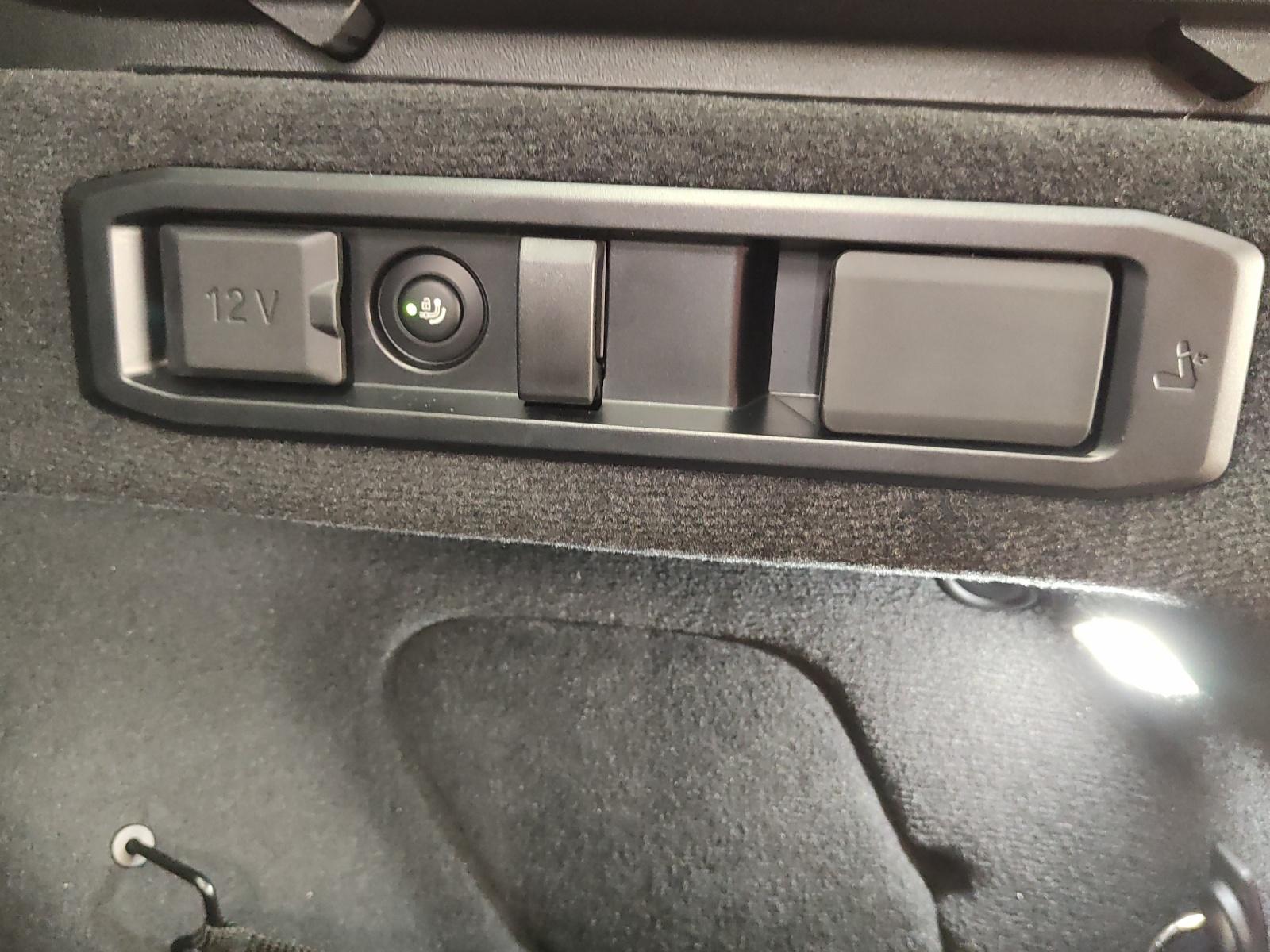 BMW 550e xDrive Touring-image-22