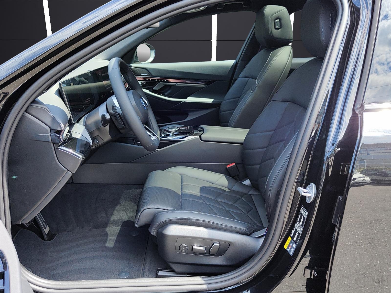 BMW 550e xDrive Touring-image-9
