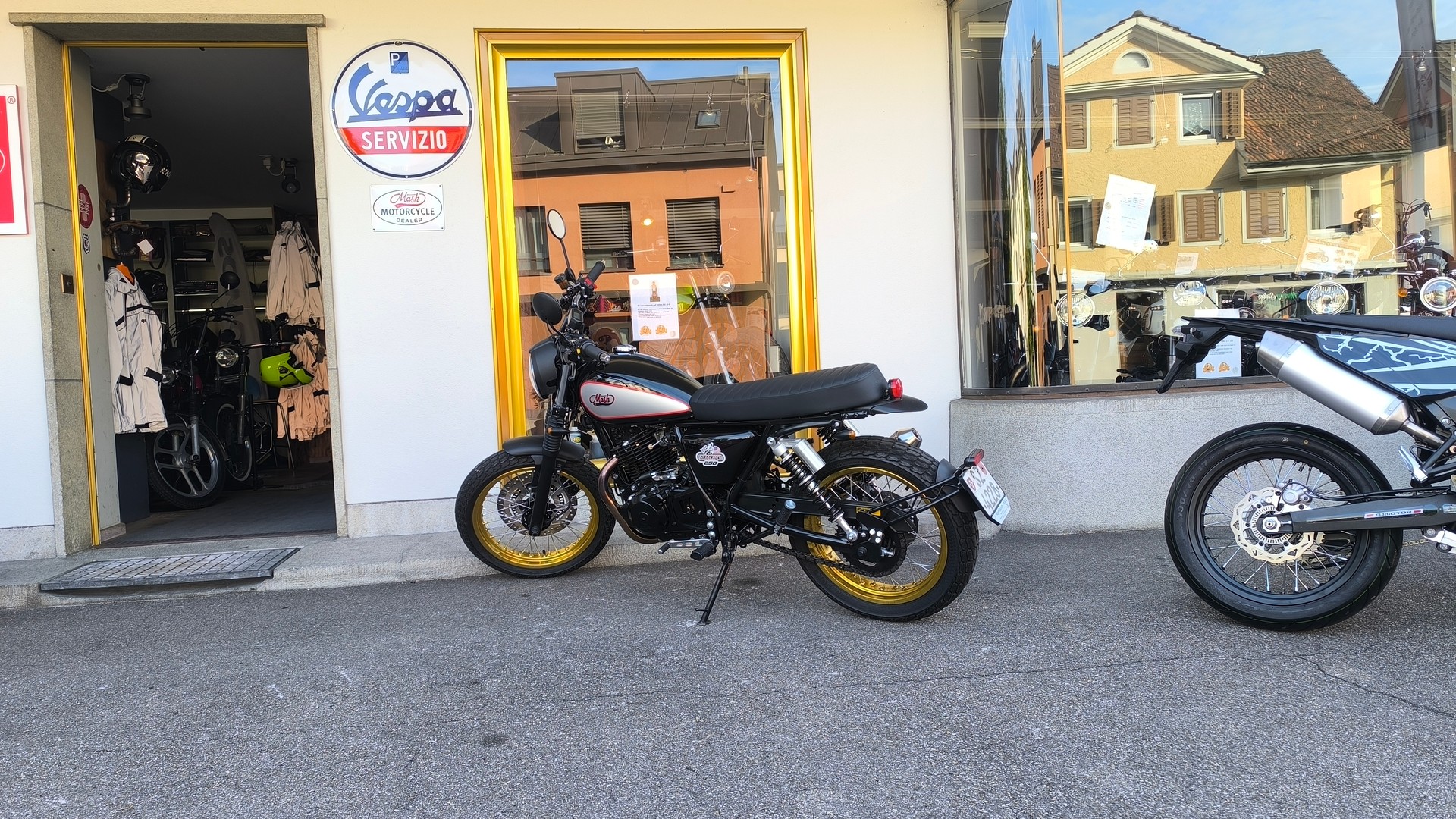 MASH 250 Dirt Track-image-4