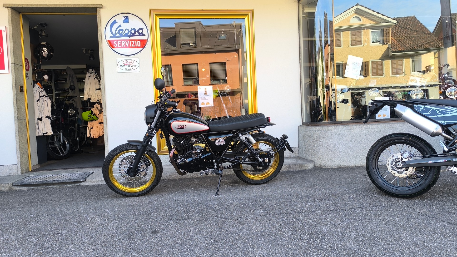 MASH 250 Dirt Track-image-3