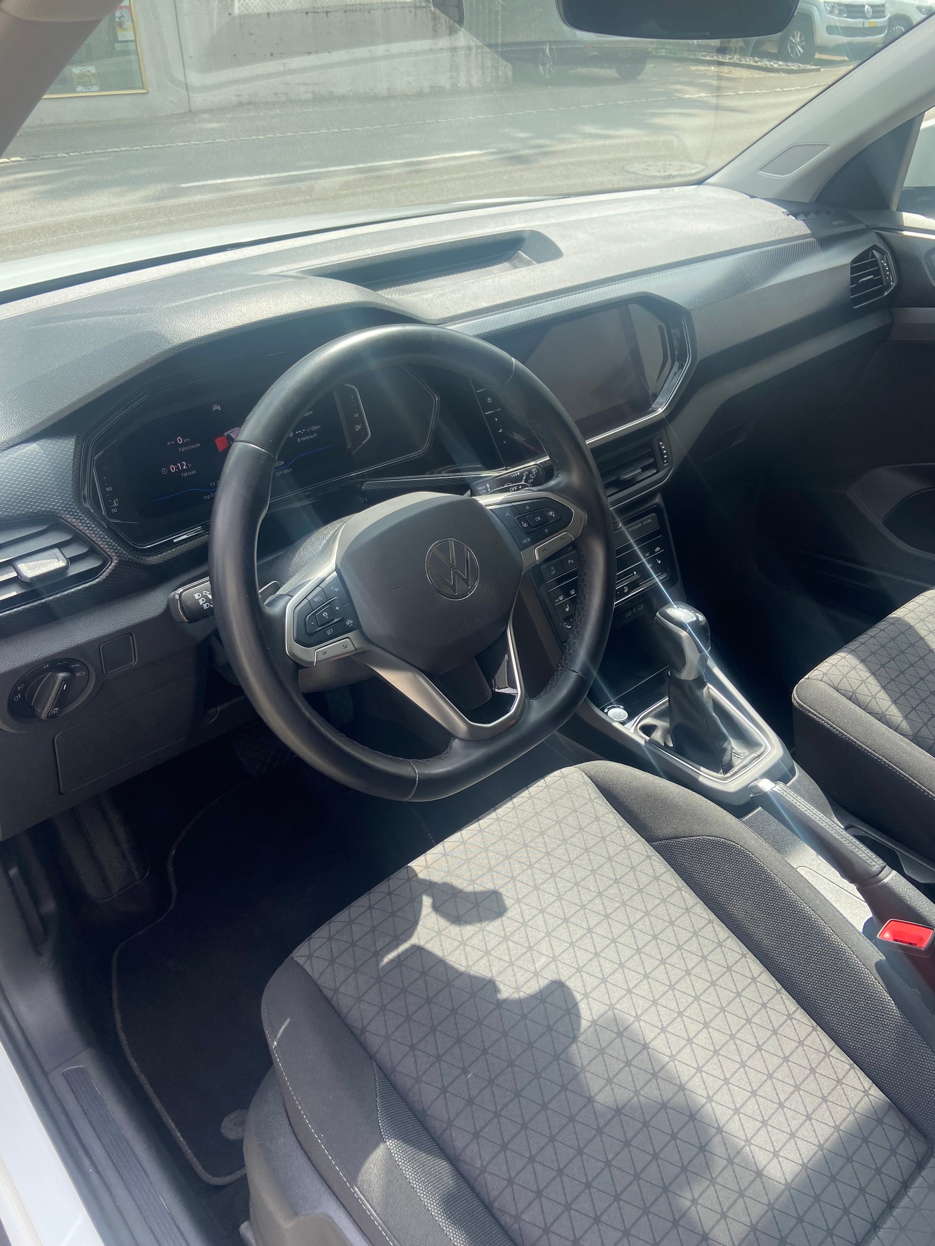 VW T-Cross 1.0 TSI Life DSG-image-5