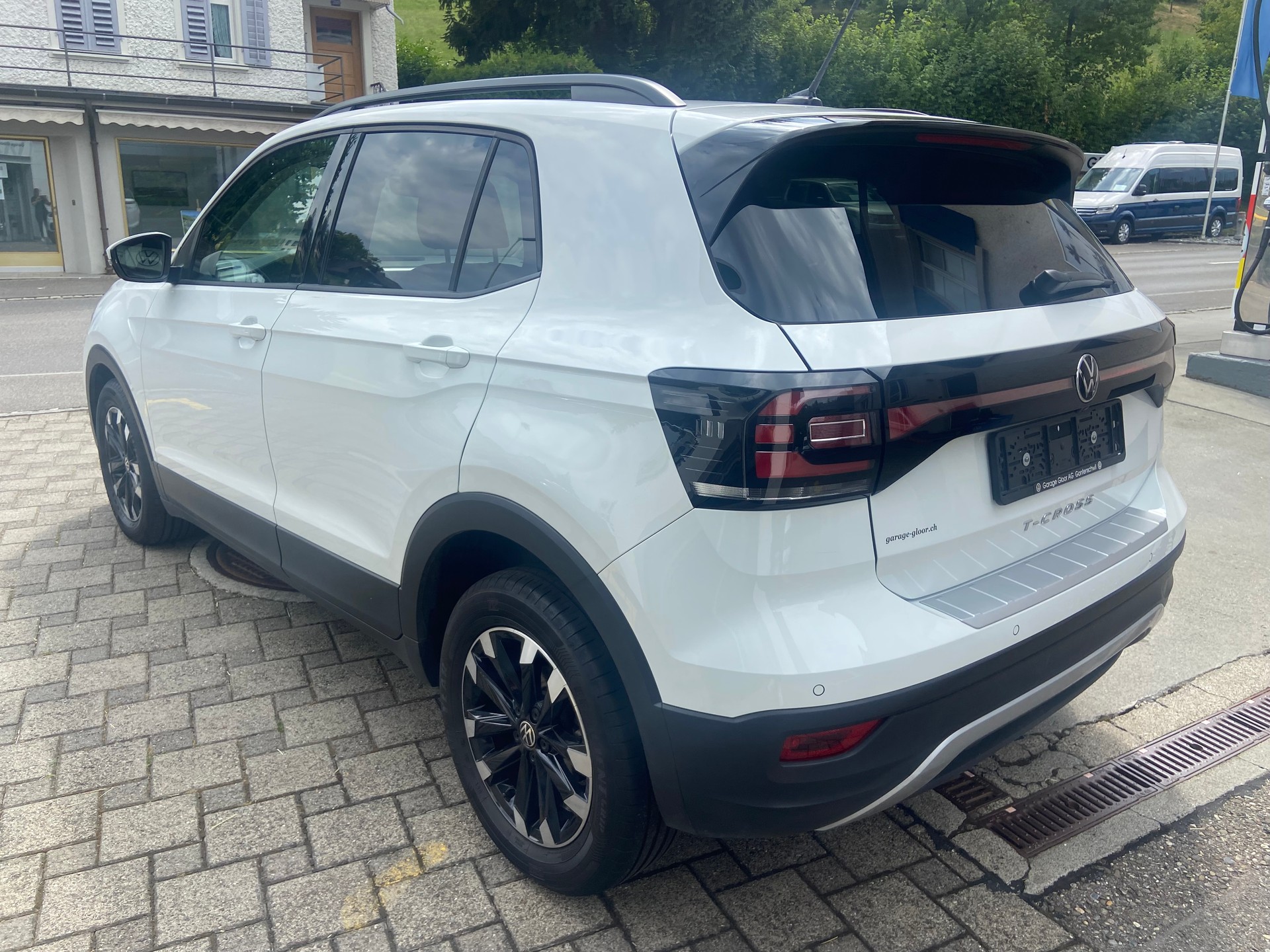 VW T-Cross 1.0 TSI Life DSG-showroom-element-1