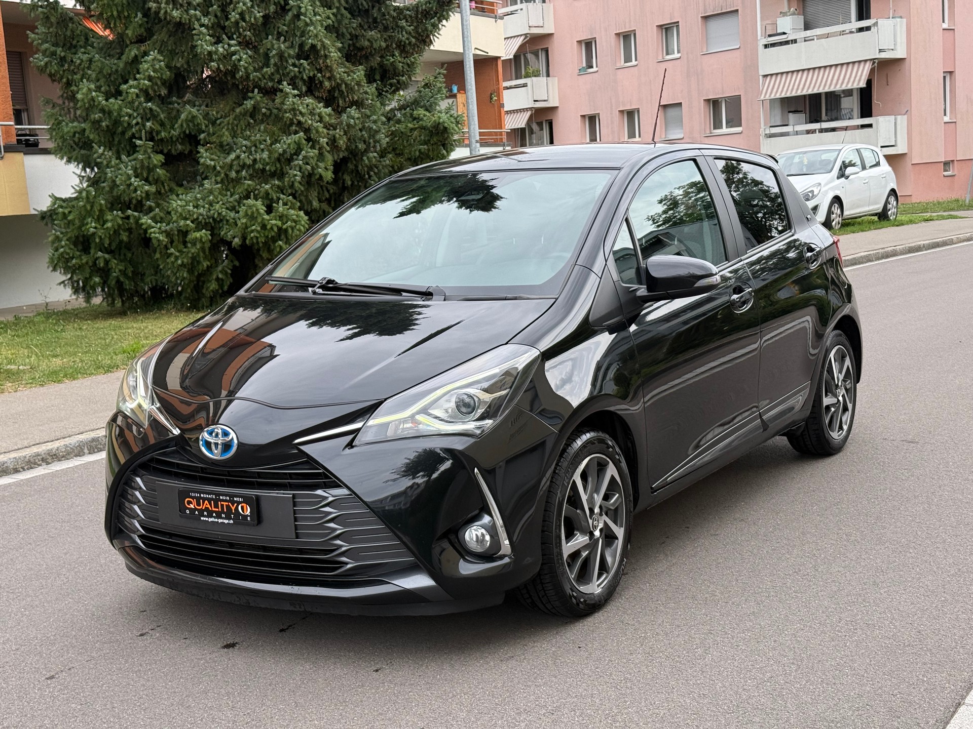 TOYOTA Yaris 1.5 VVT-i Hybrid Comfort e-CVT-image-2