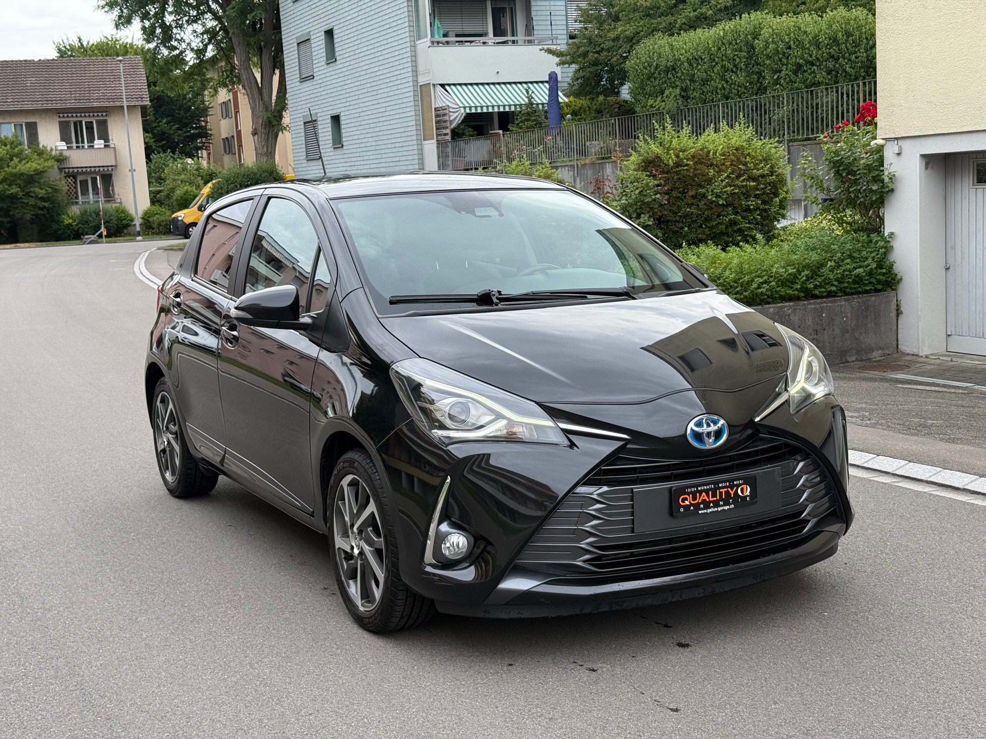 TOYOTA Yaris 1.5 VVT-i Hybrid Comfort e-CVT-image-1