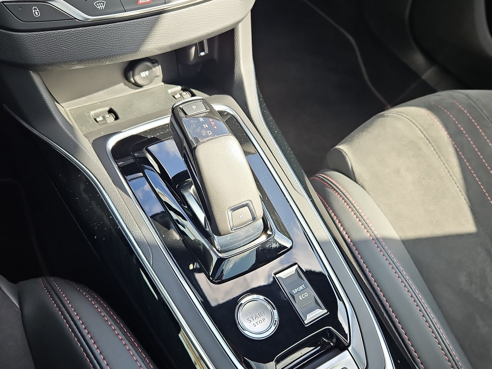 PEUGEOT 308 1.6 PureTech GT-image-13