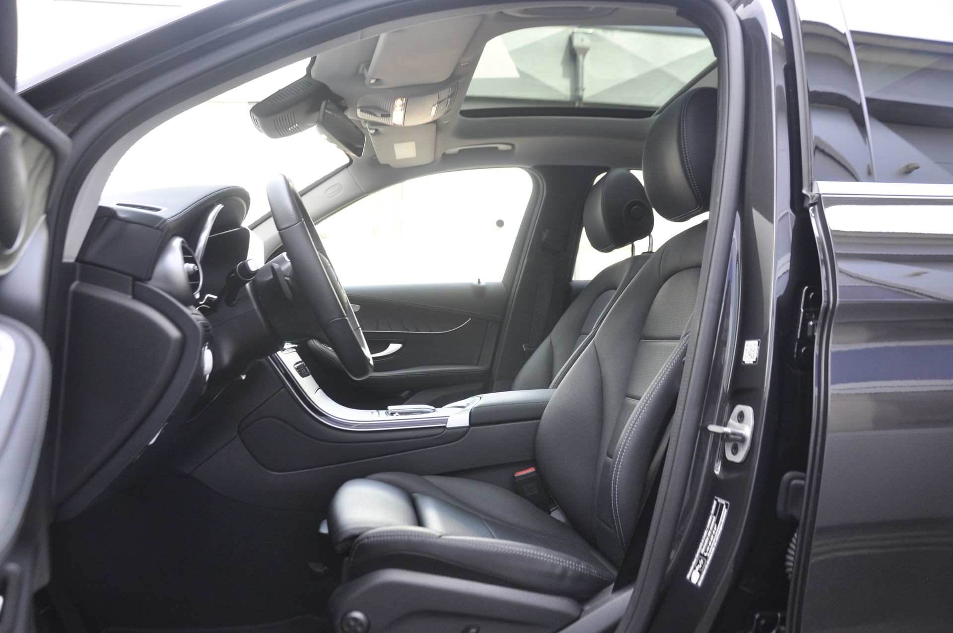 MERCEDES-BENZ GLC 300 e 4Matic 9G-Tronic I Anhängerkupplung-image-4