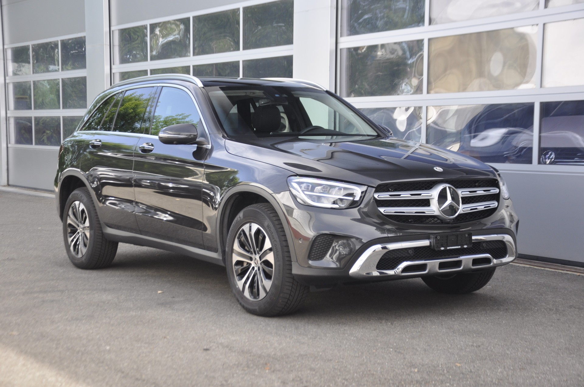 MERCEDES-BENZ GLC 300 e 4Matic 9G-Tronic I Anhängerkupplung-image-0