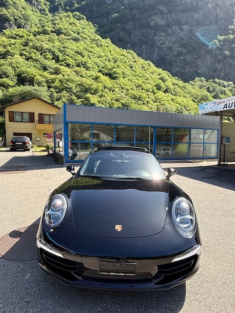 PORSCHE 911 Carrera 4 PDK-image-3