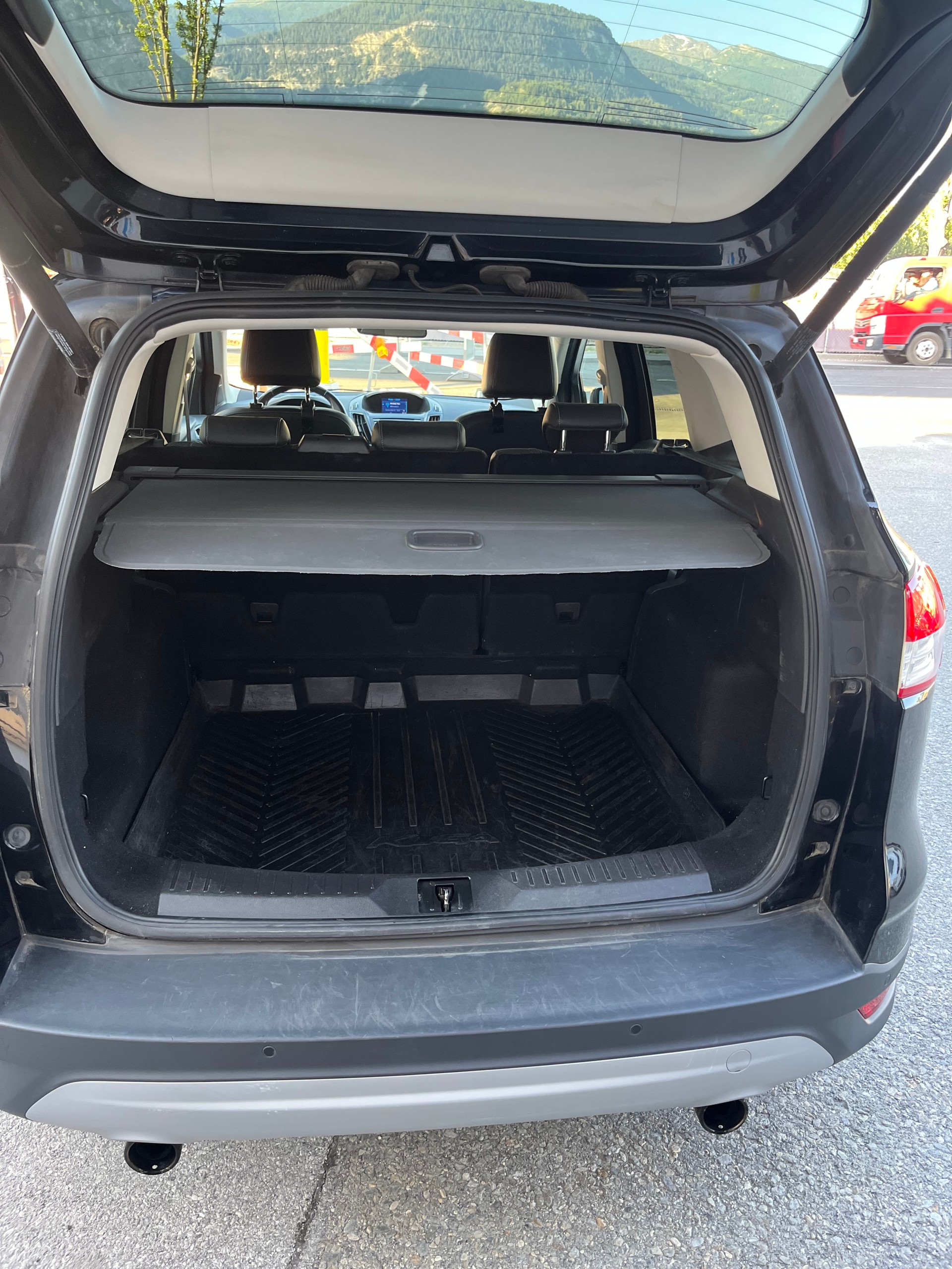 FORD Kuga 1.6 SCTi Titanium 4WD Automatic-image-8