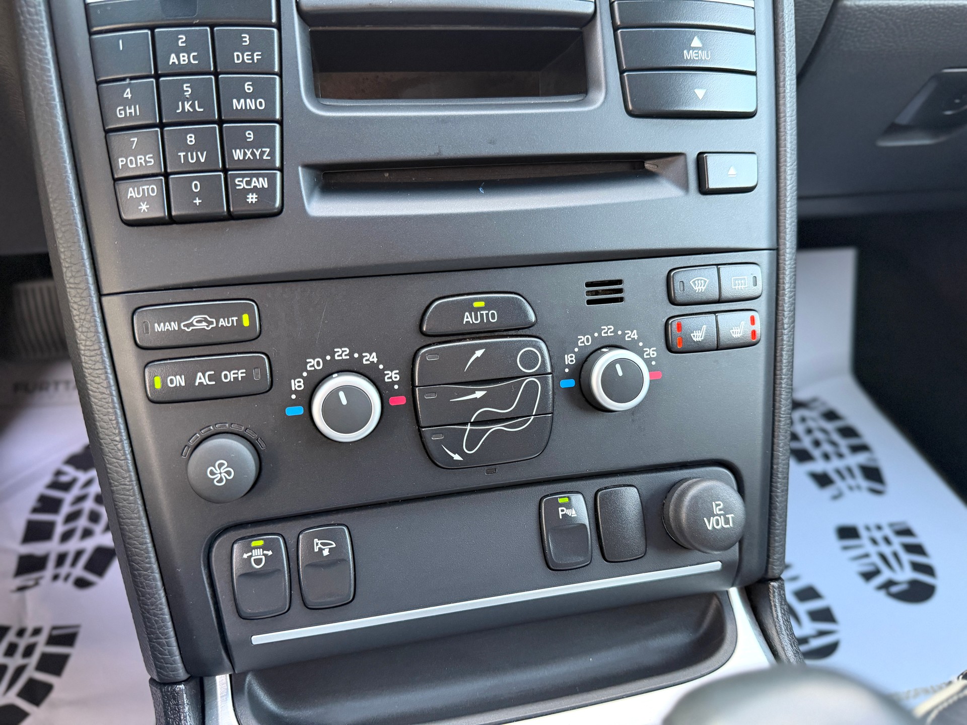 VOLVO XC90 D5 AWD Summum Geartronic-image-28