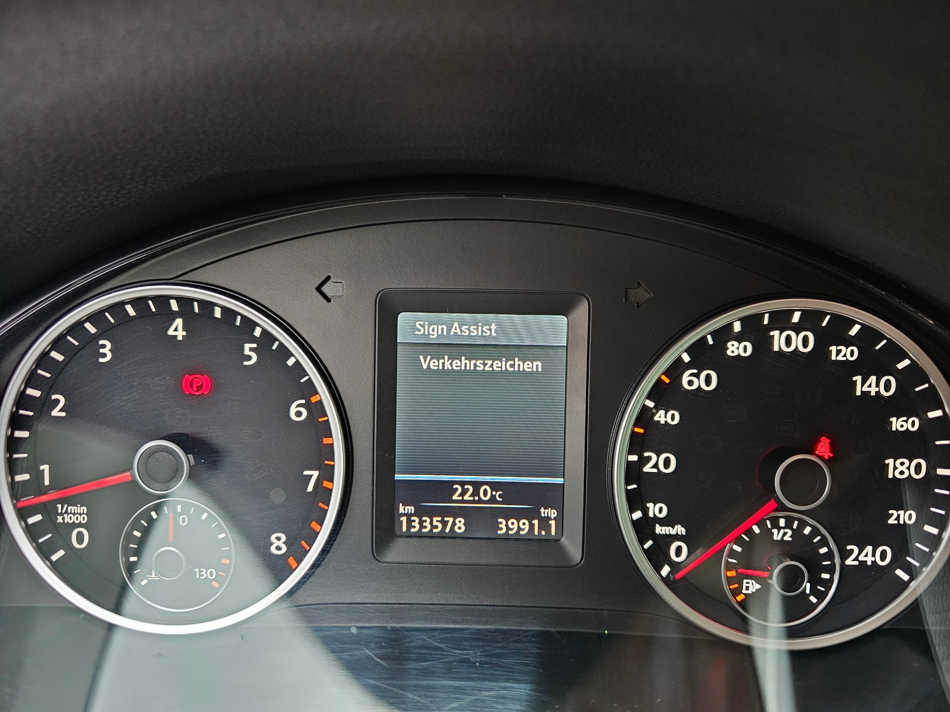 VW Tiguan 1.4 TSI Sport&Style 4Motion-image-23