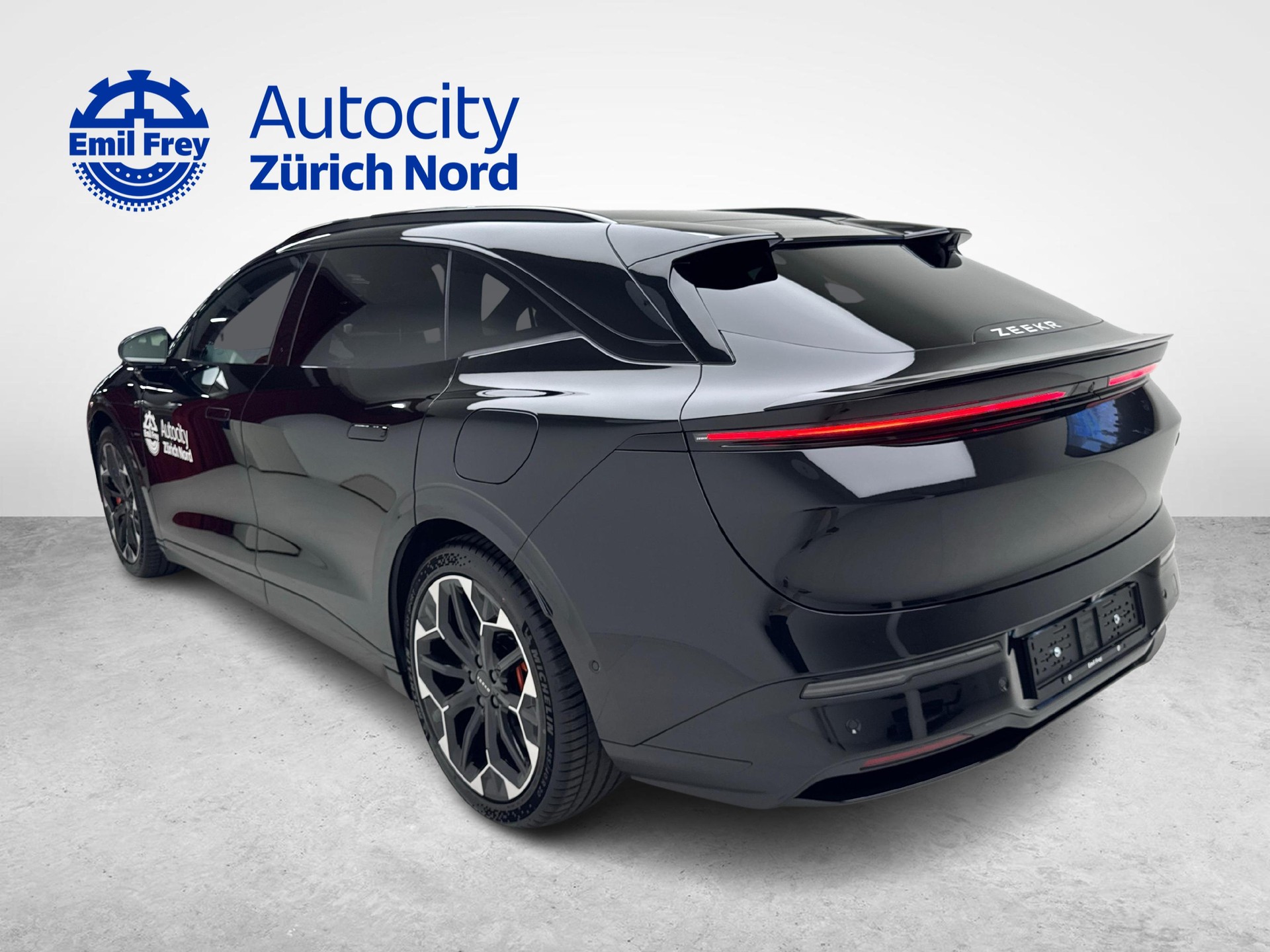 ZEEKR 7GT Privilege AWD-showroom-element-2