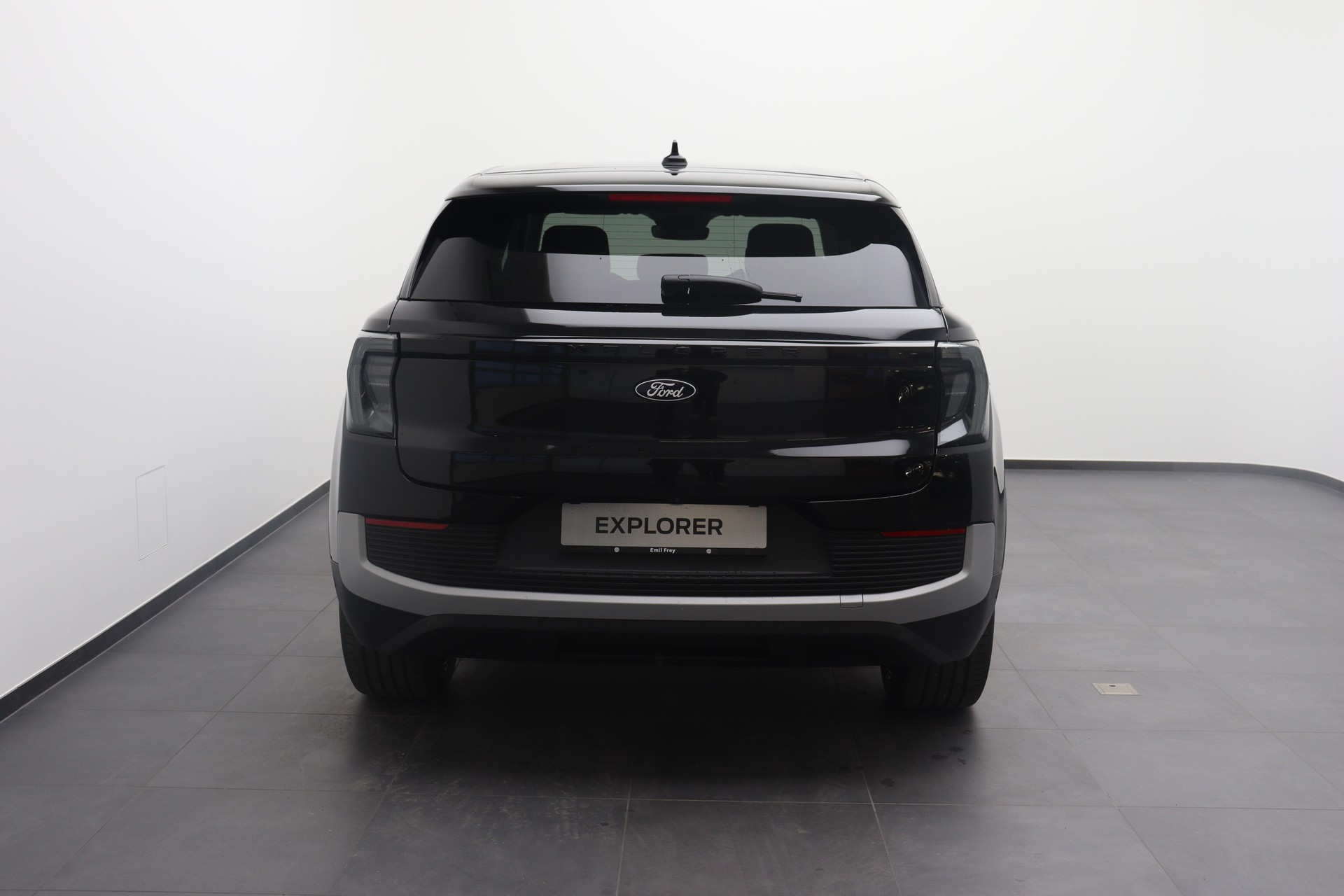 FORD Explorer Extended Range Premium AWD-showroom-element-3