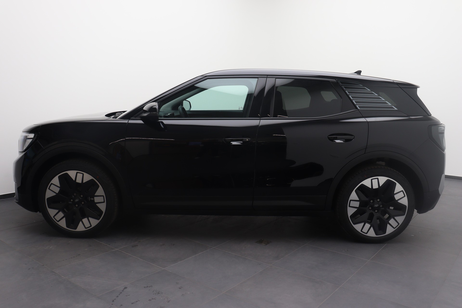 FORD Explorer Extended Range Premium AWD-showroom-element-2