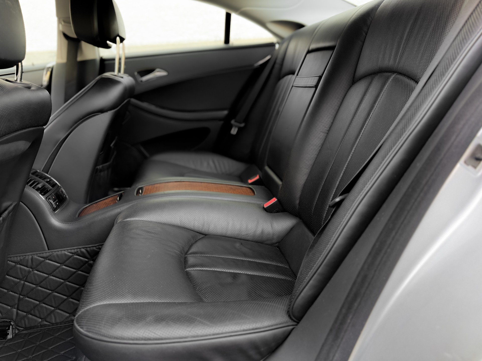 MERCEDES-BENZ CLS 500 V8-image-3
