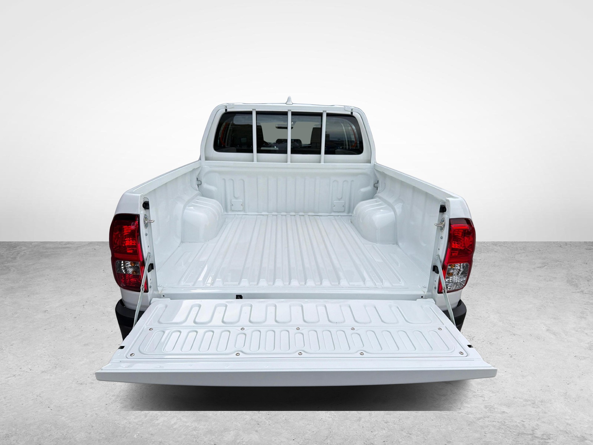 TOYOTA Hilux Double Cab.-Pick-up 2.4 D-4D 150 Comfort-image-11