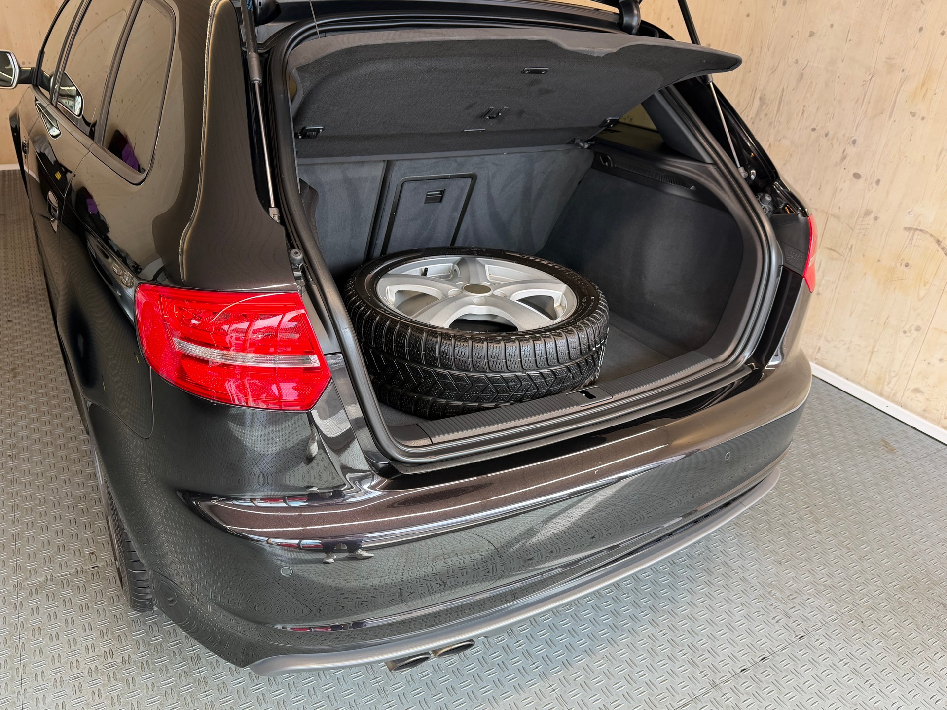 AUDI S3 Sportback 2.0 TFSI quattro S-tronic-image-14