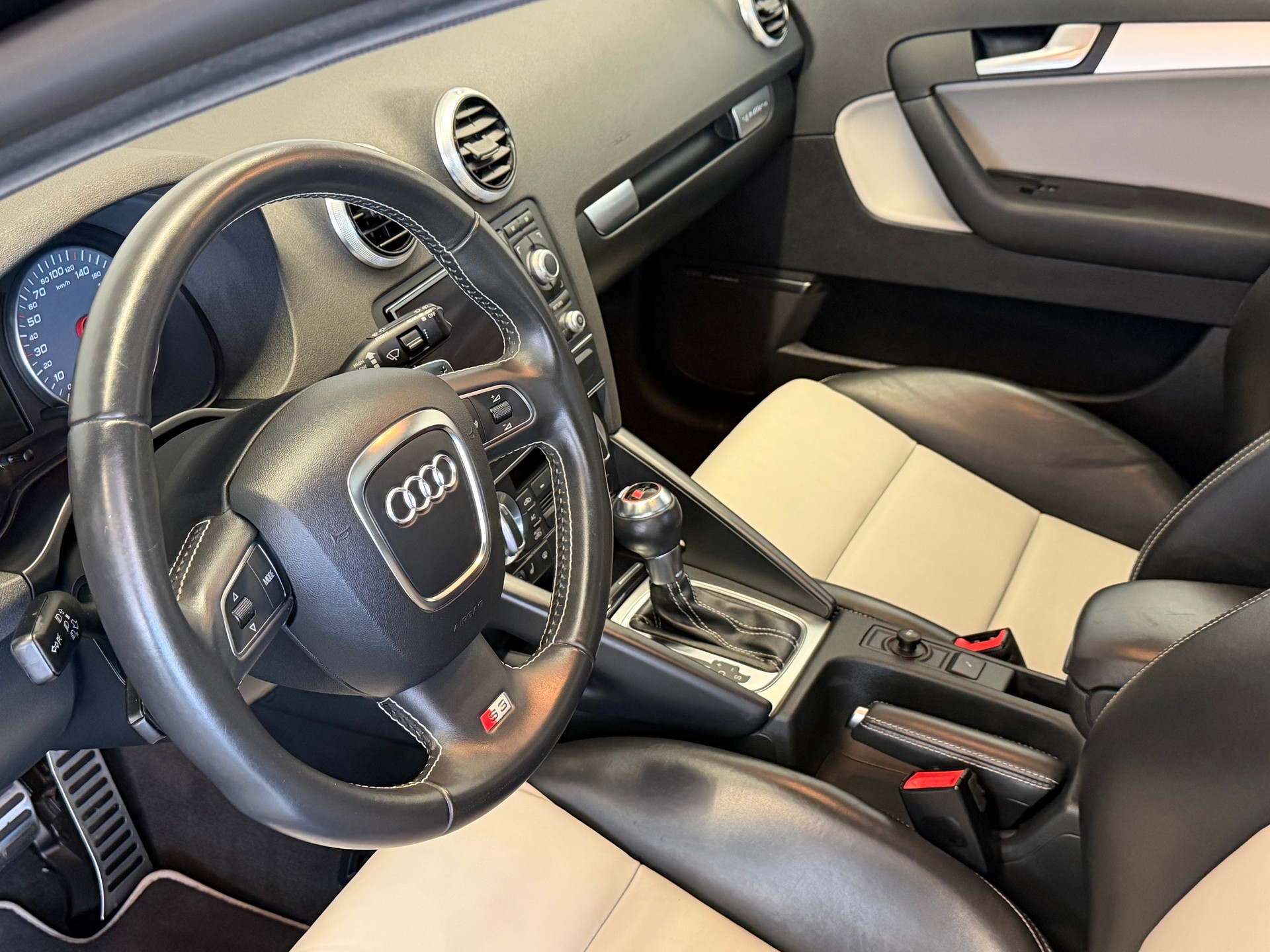 AUDI S3 Sportback 2.0 TFSI quattro S-tronic-image-10