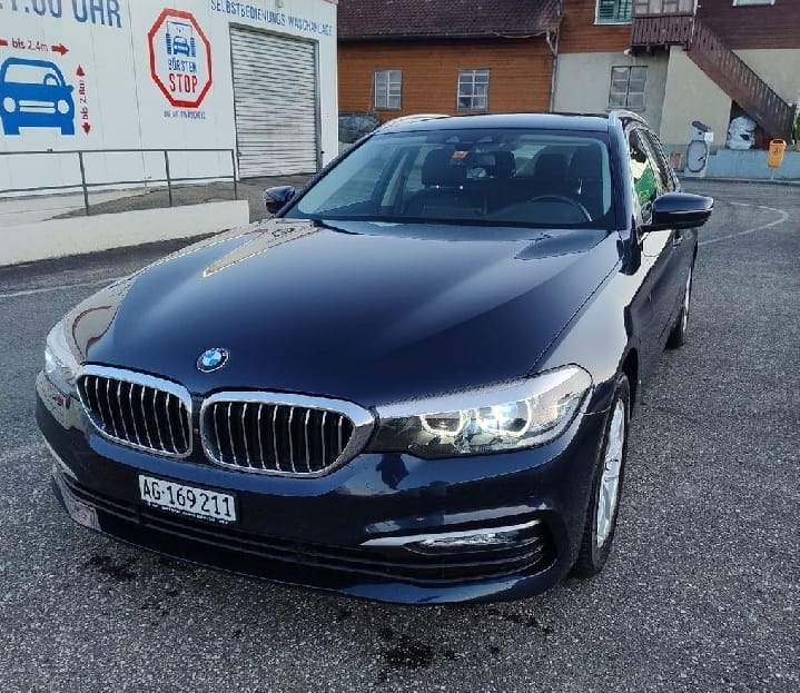 BMW 520d xDrive Touring Steptronic-image-1