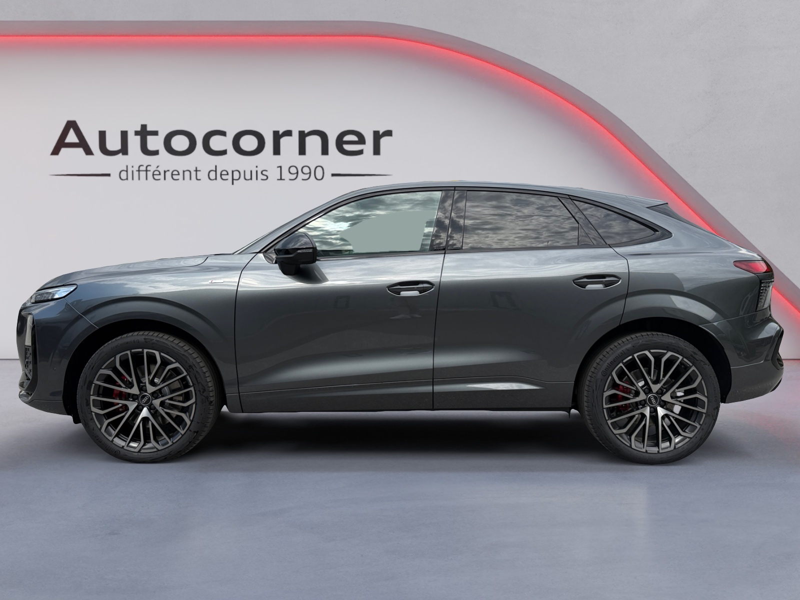 AUDI Q3 Sportback TFSI quattro 195 kW S tronic-showroom-element-1