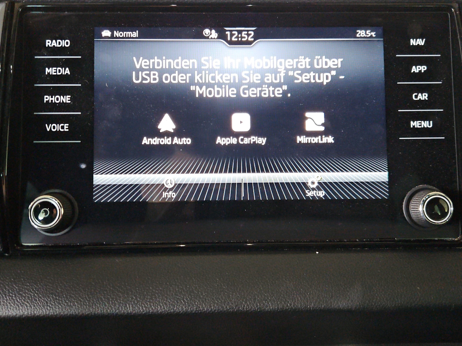 SKODA Karoq 2.0 TSI SportLine 4x4 DSG-image-17