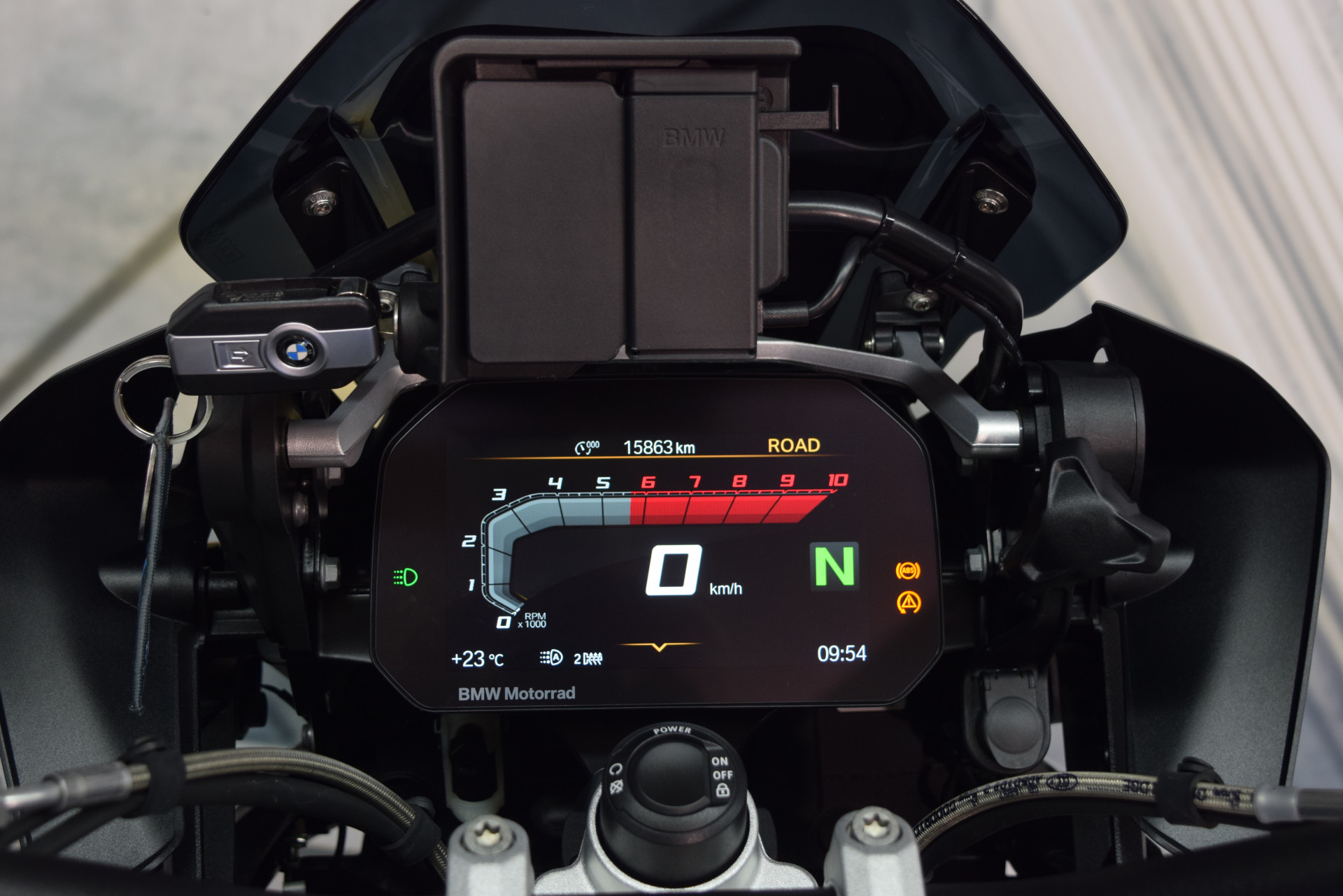 BMW R 1250 GS HP inkl. Rotobox Carbonräder & Remus-image-9