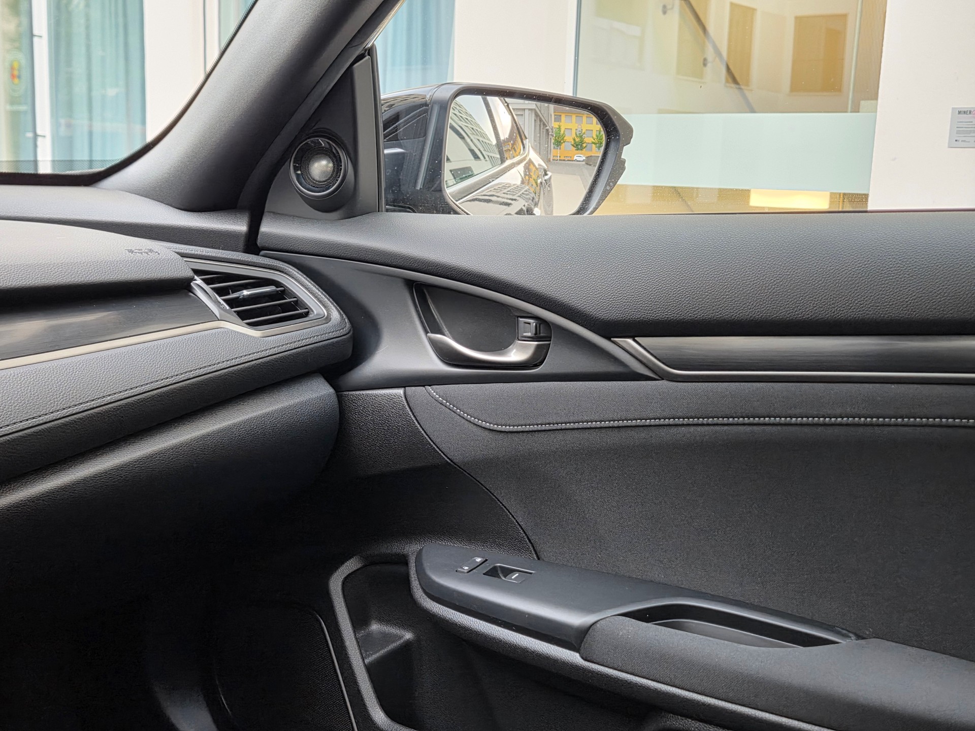 HONDA Civic 1.5 VTEC Sport Plus CVT-image-11