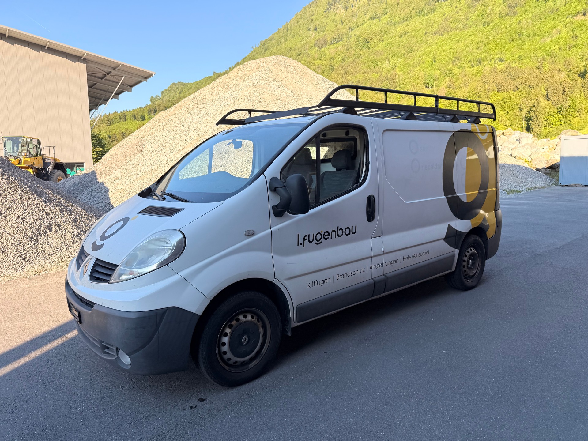 RENAULT Trafic 2.0 dCi 90 2.7t L1H1-image-1