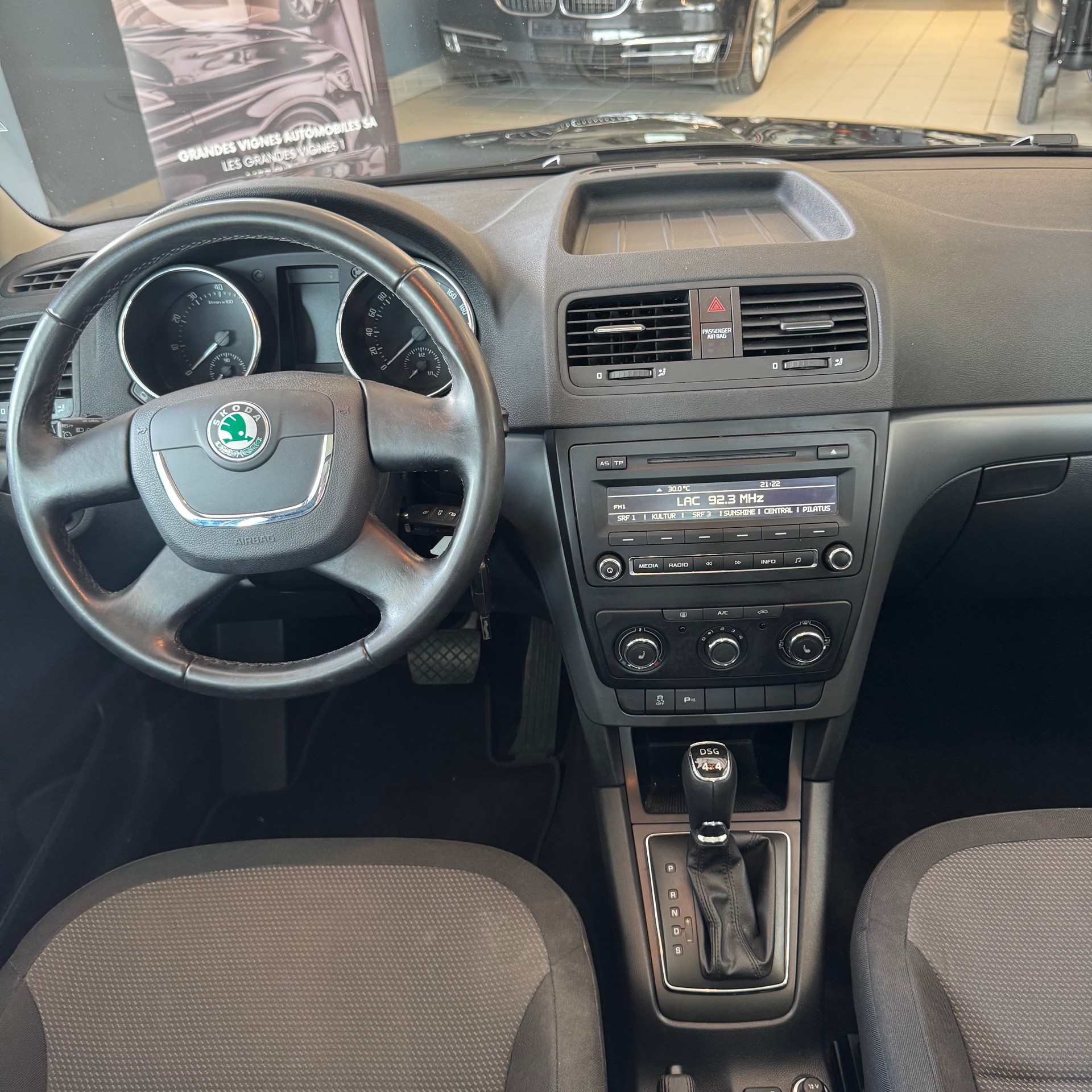 SKODA Yeti 1.8 TSI Elegance 4x4 DSG-image-14