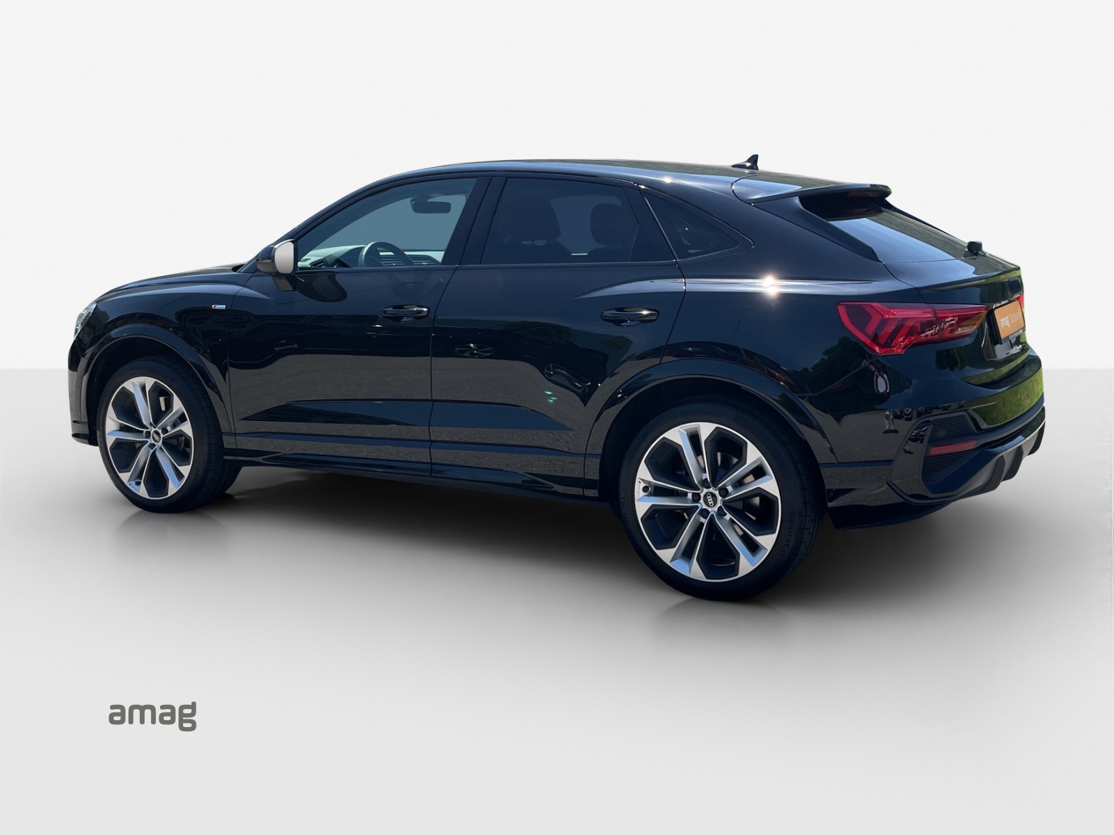 AUDI Q3 Sportback 40 TFSI S line quattro S-tronic-image-2