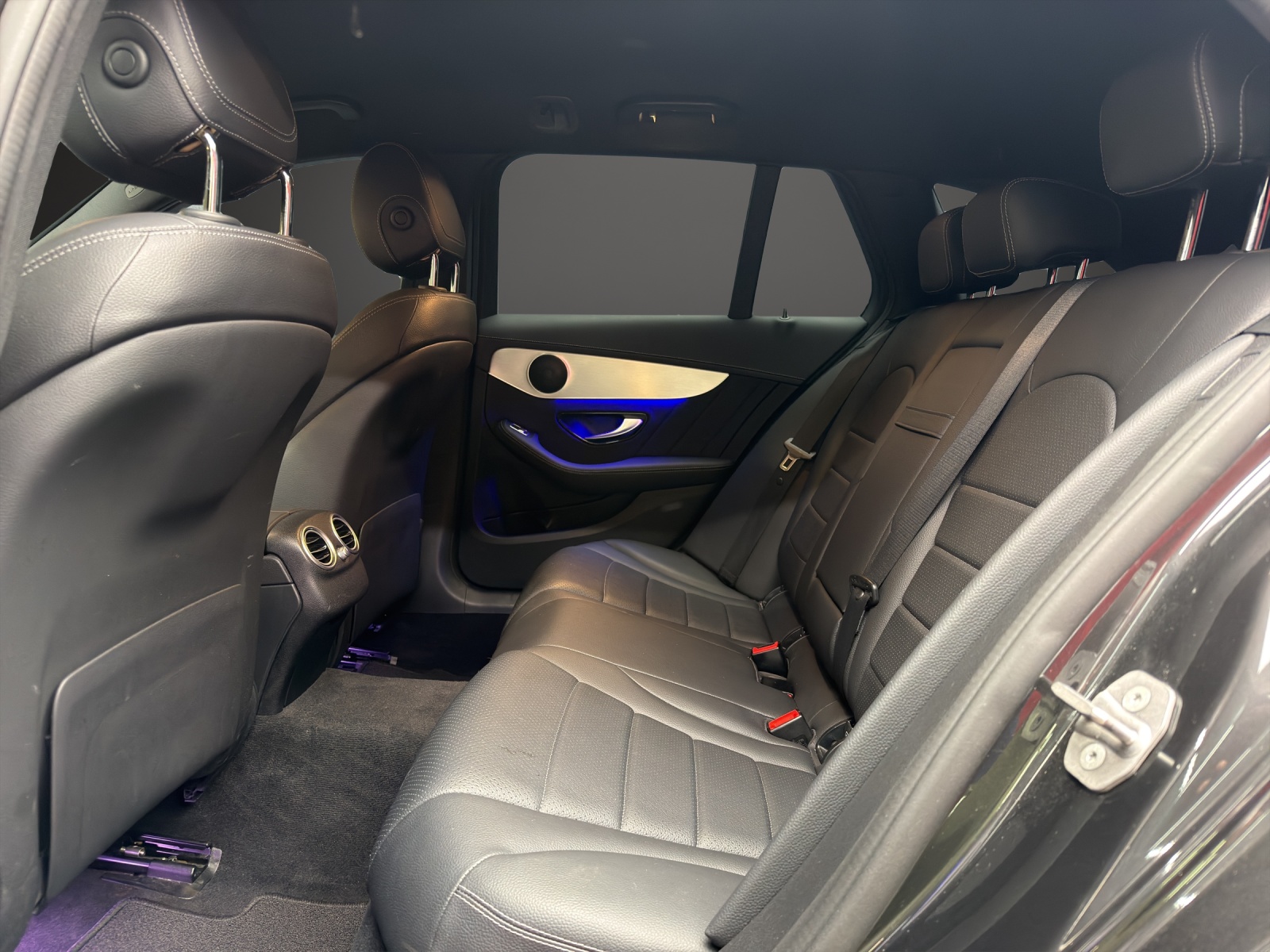 MERCEDES-BENZ C 220d SwissStar AMG L.4M-image-9