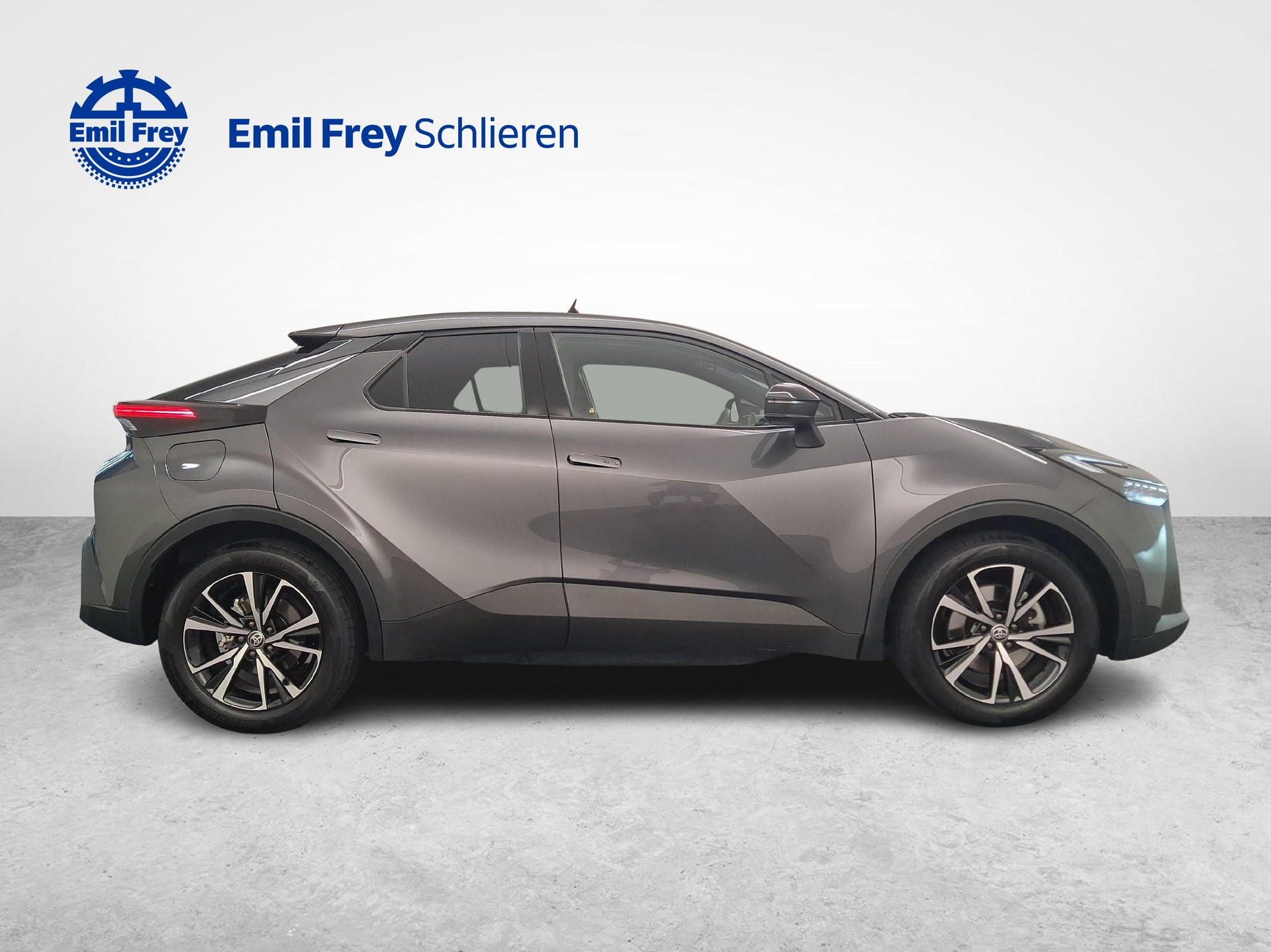 TOYOTA C-HR 2.0 PHEV Swiss Edition-image-5