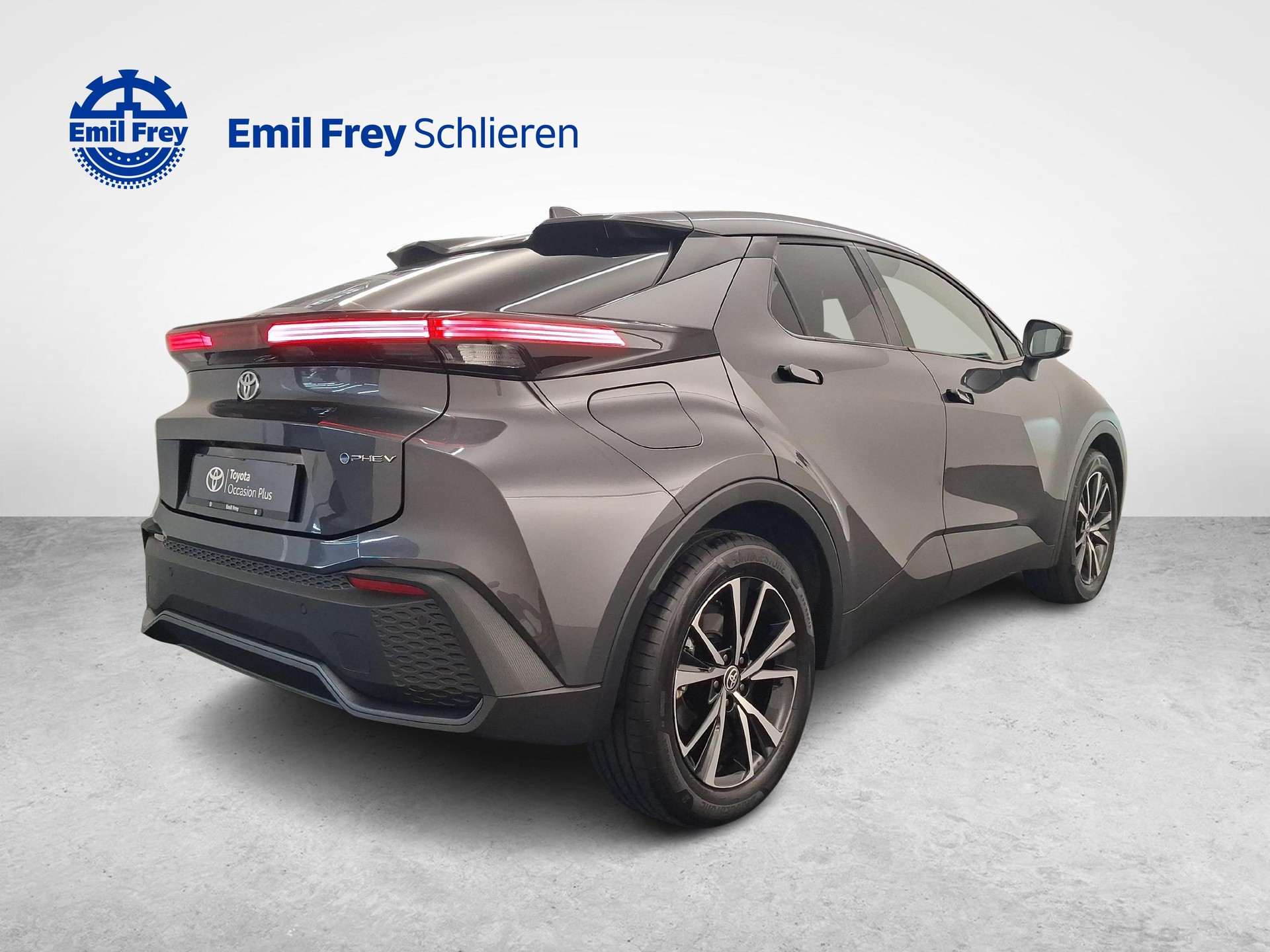 TOYOTA C-HR 2.0 PHEV Swiss Edition-image-4