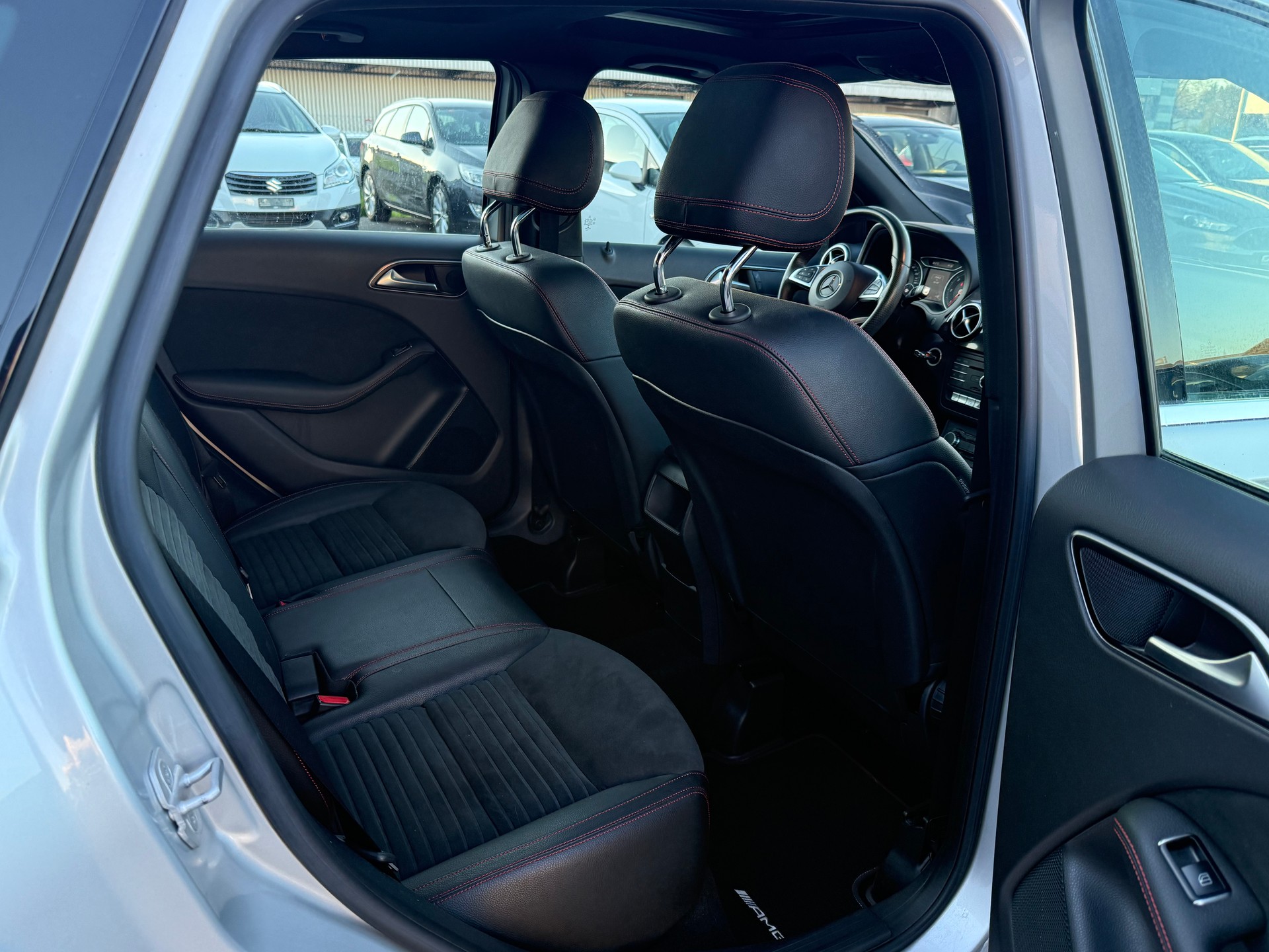 MERCEDES-BENZ B 220 CDI Swiss Star Edition AMG Line 4Matic / Frisch ab MFK / Rückfahrkamera / Panoramadach-image-12