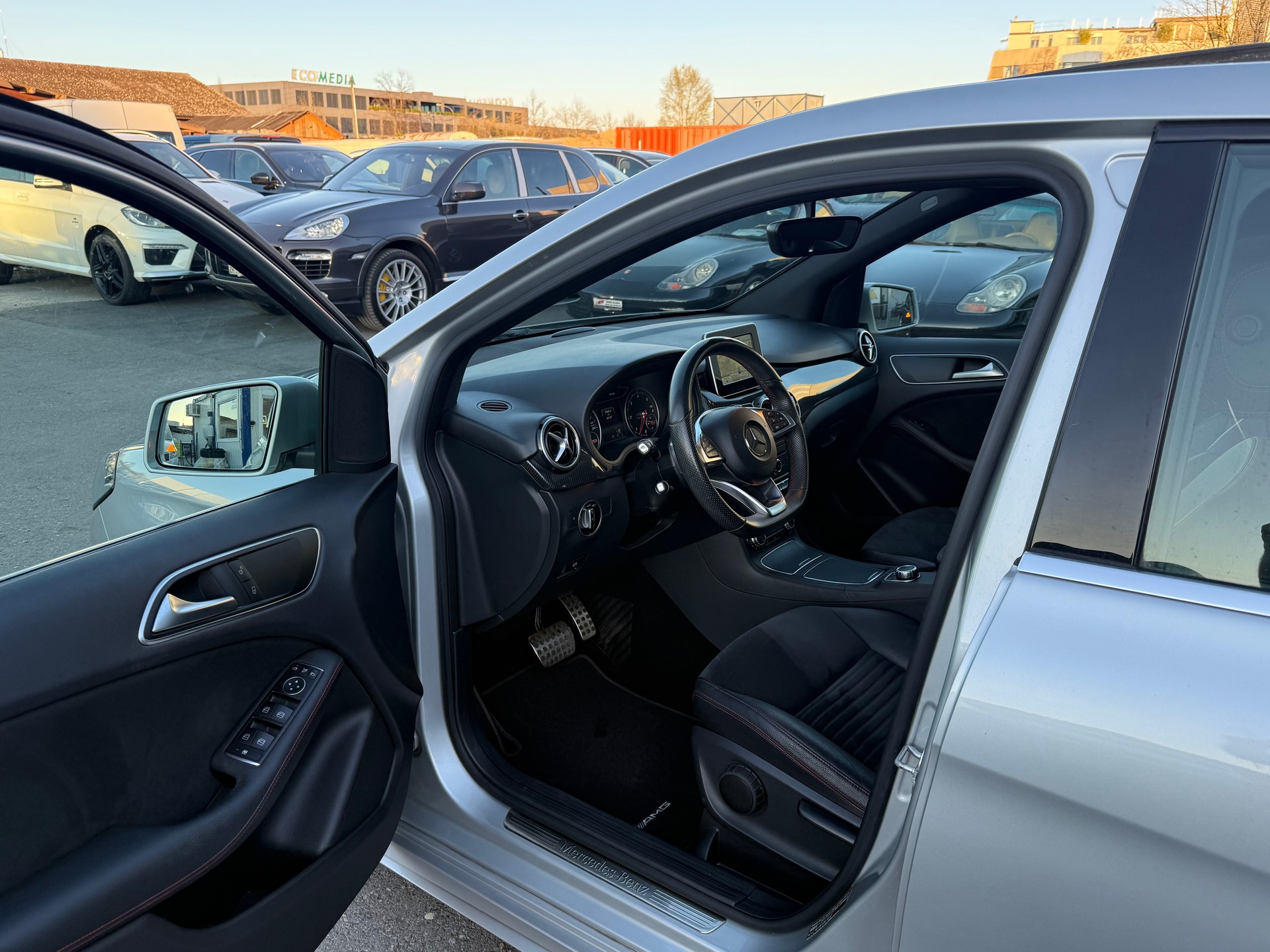 MERCEDES-BENZ B 220 CDI Swiss Star Edition AMG Line 4Matic / Frisch ab MFK / Rückfahrkamera / Panoramadach-image-10