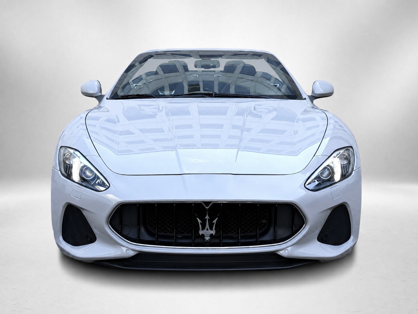 MASERATI GranCabrio MC Stradale Alcantara-image-1