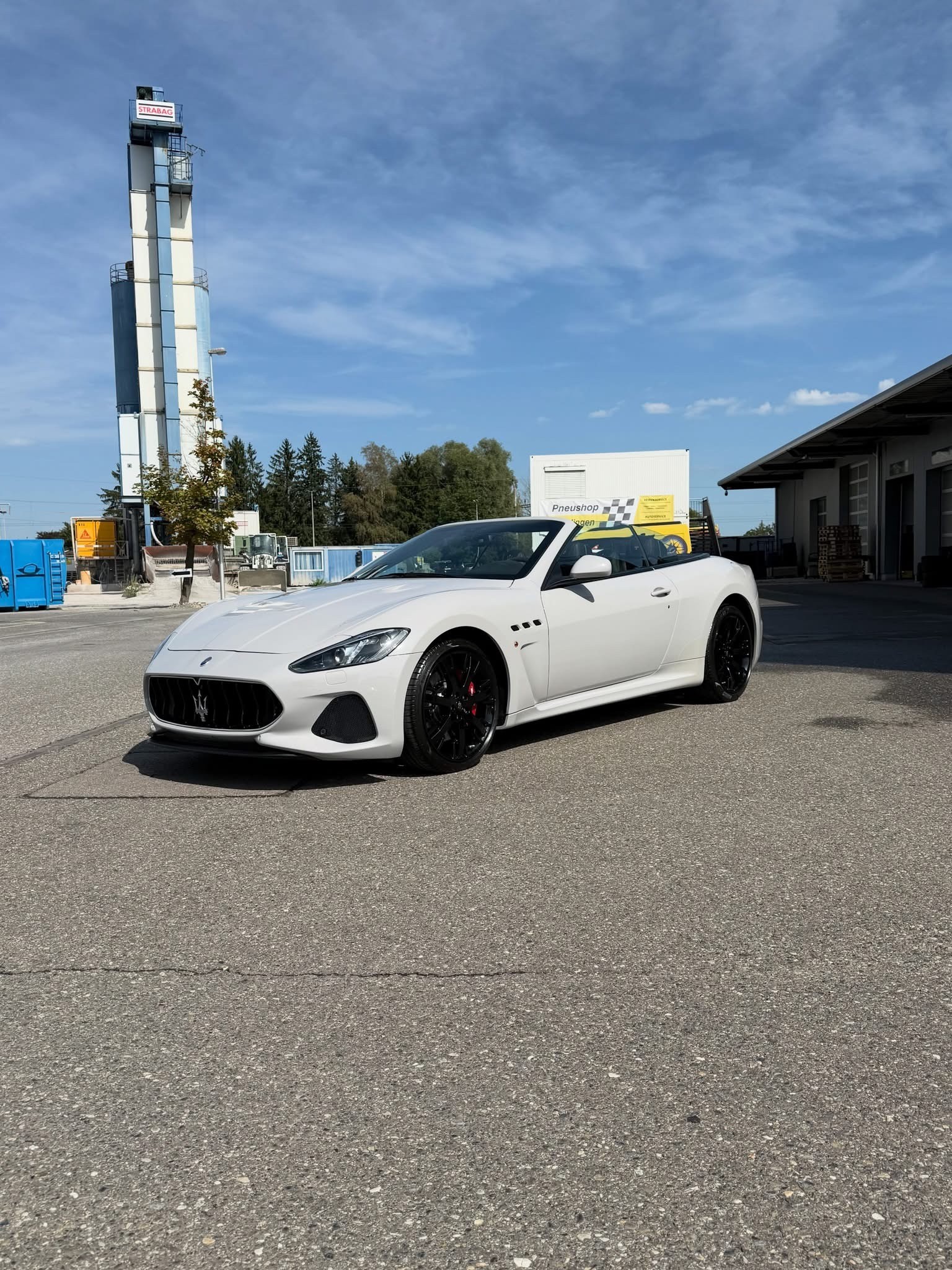 MASERATI GranCabrio MC Stradale Alcantara-image-3