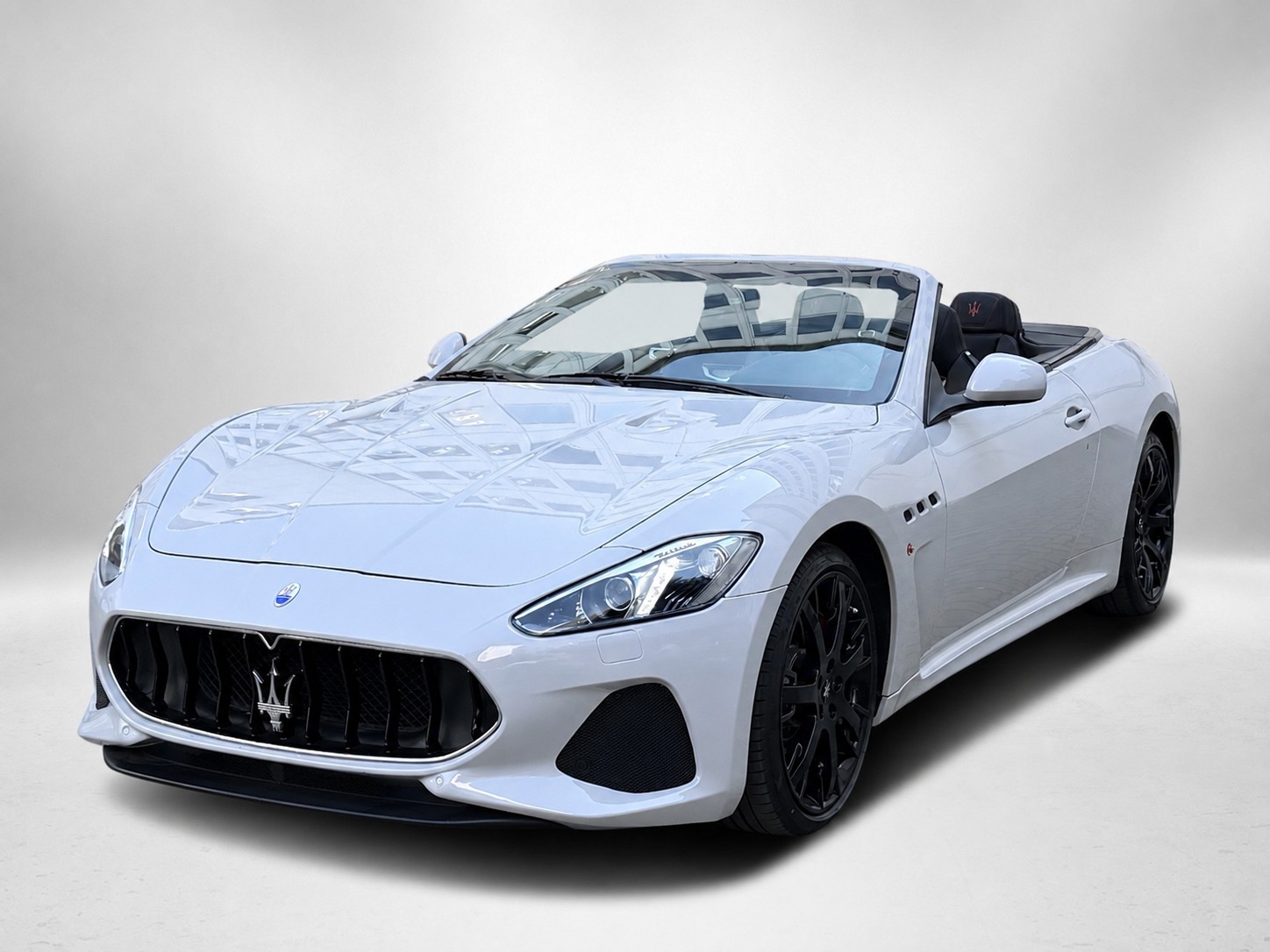 MASERATI GranCabrio MC Stradale Alcantara-image-0