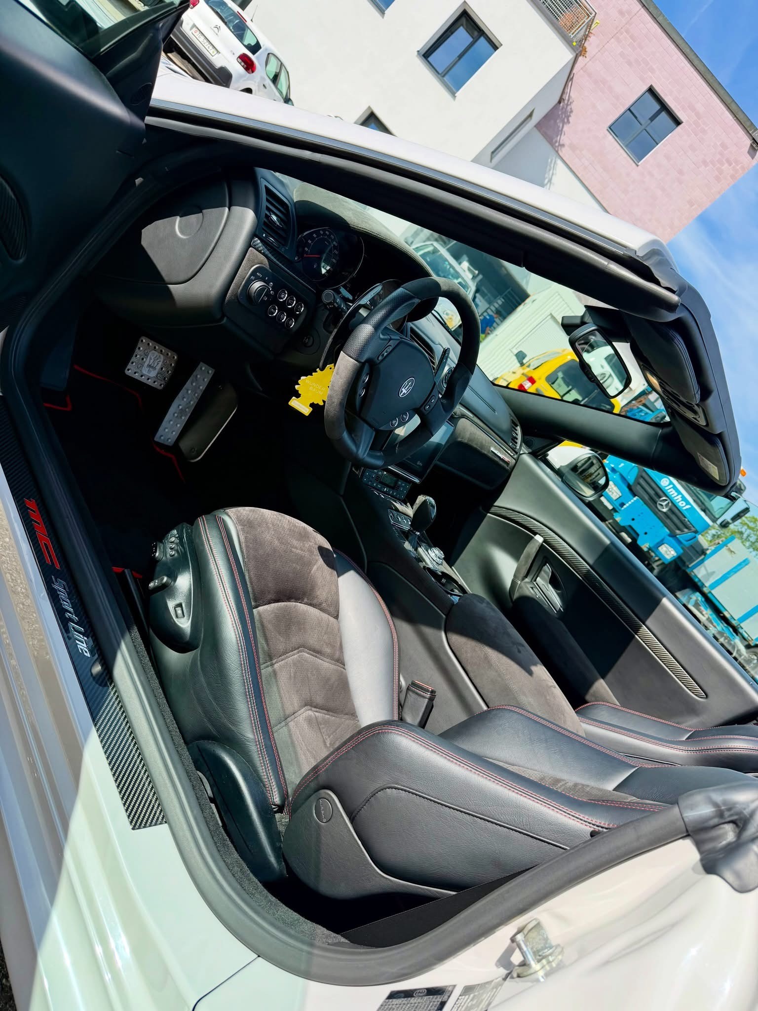 MASERATI GranCabrio MC Stradale Alcantara-image-4