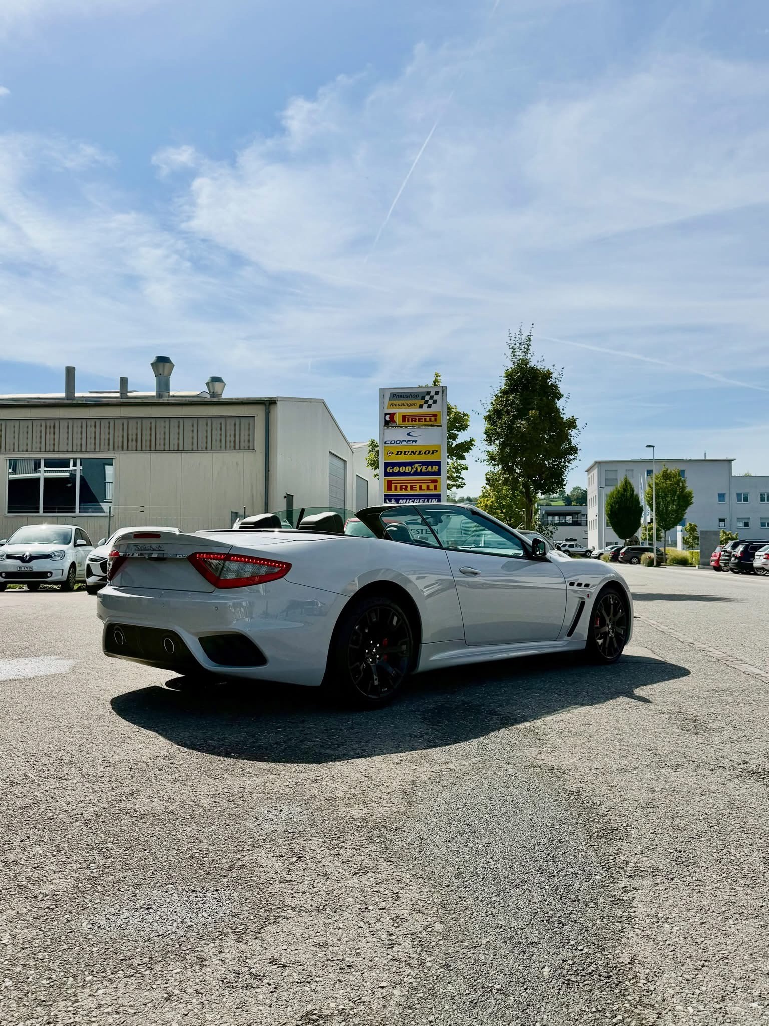 MASERATI GranCabrio MC Stradale Alcantara-image-2