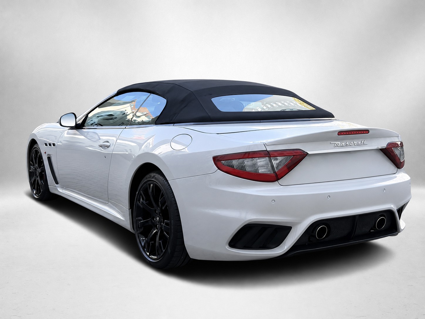 MASERATI GranCabrio MC Stradale Alcantara-image-4