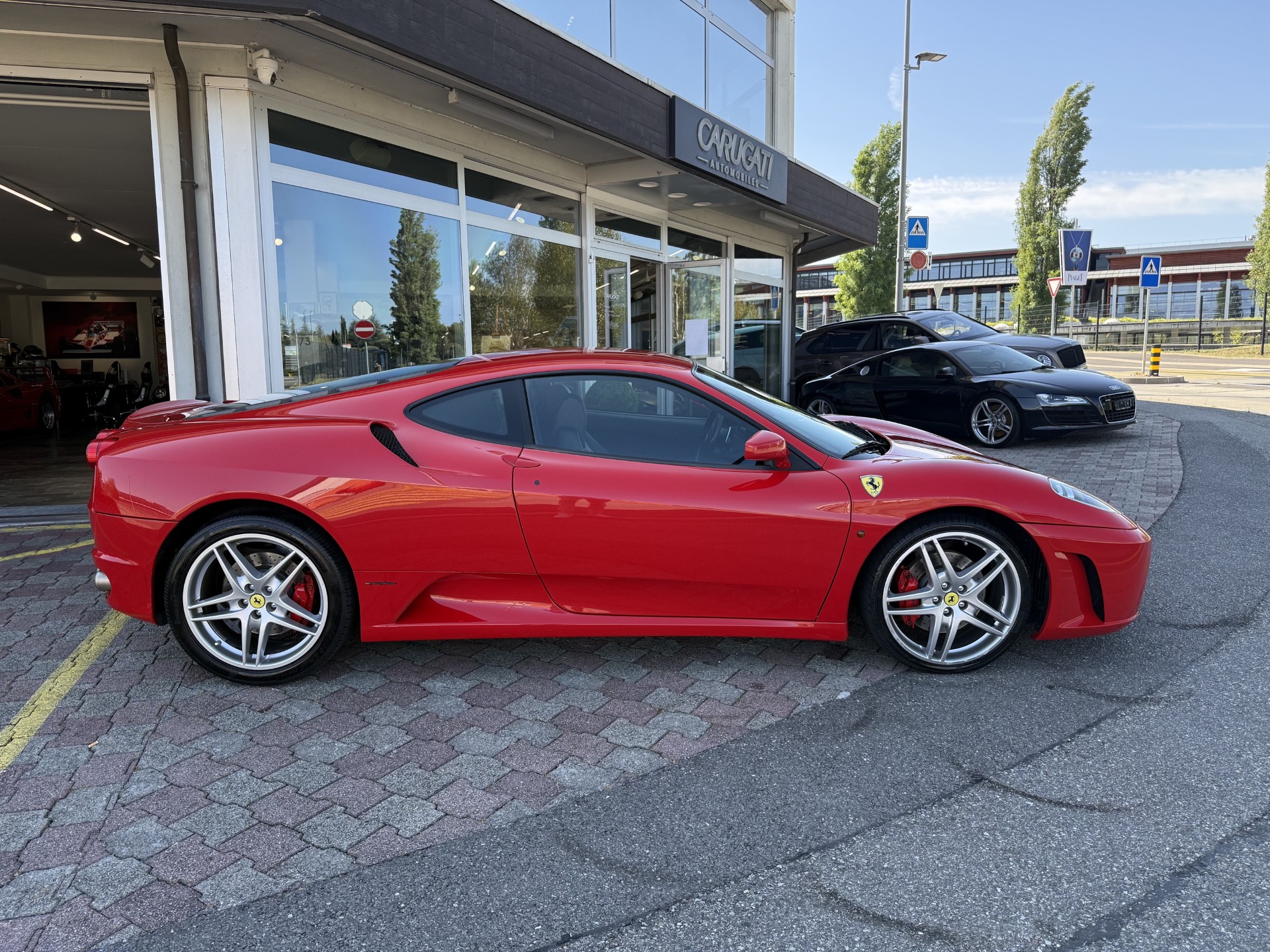FERRARI F430-showroom-element-3